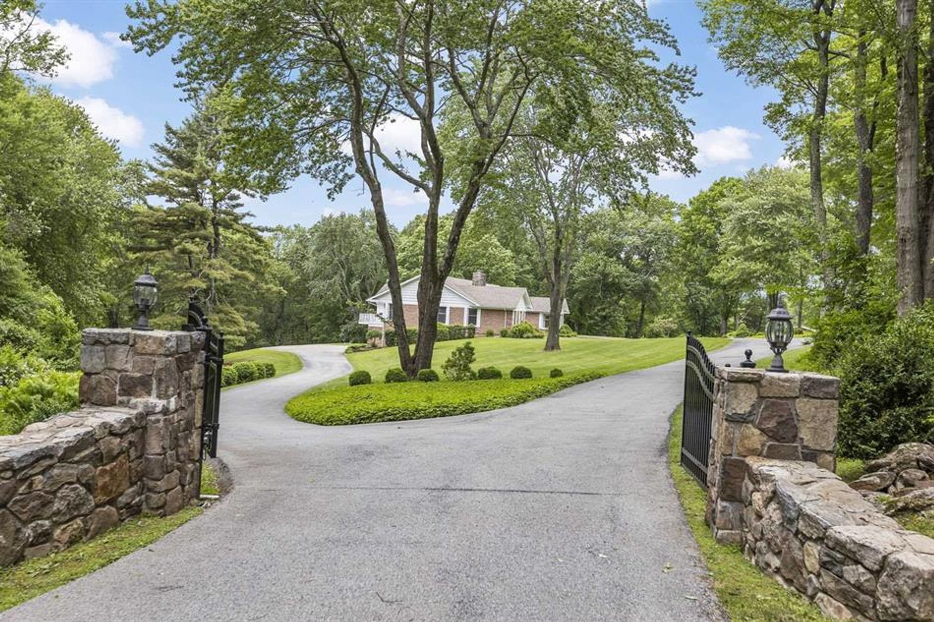 House in Quaker Hill, New York 10772192