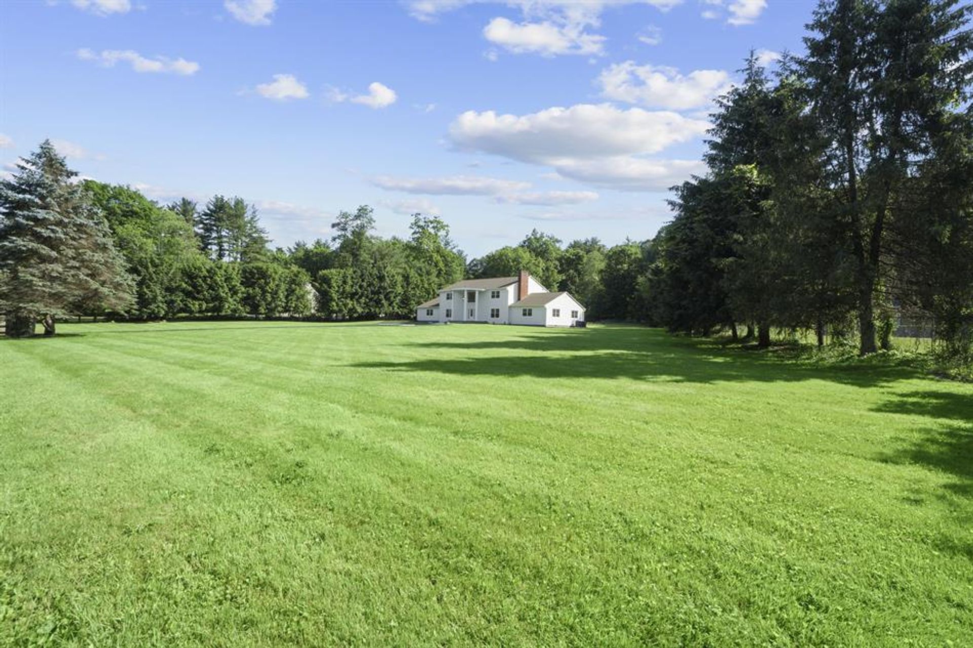 House in Putnam Valley, New York 10772216