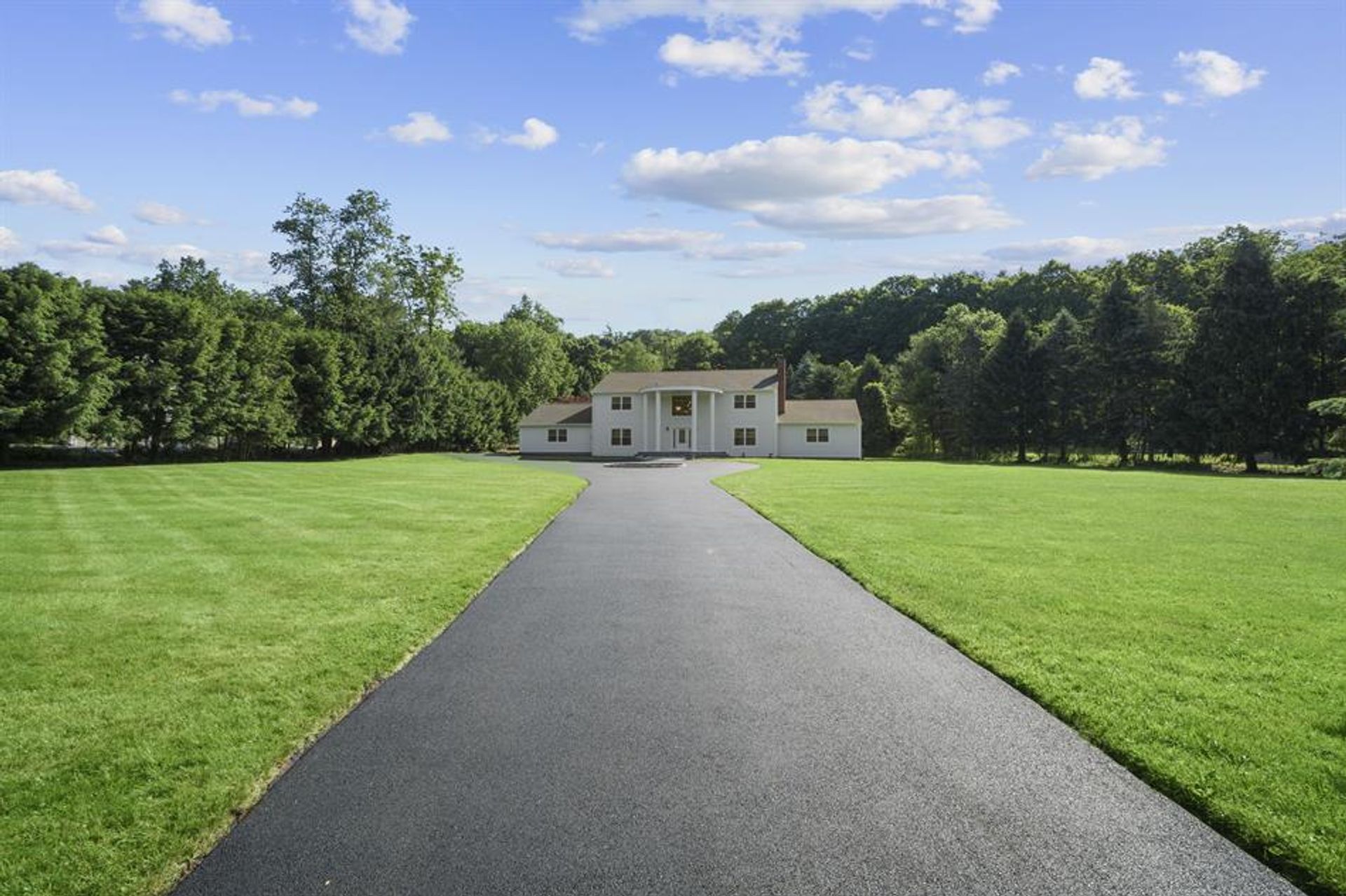 House in Putnam Valley, New York 10772216