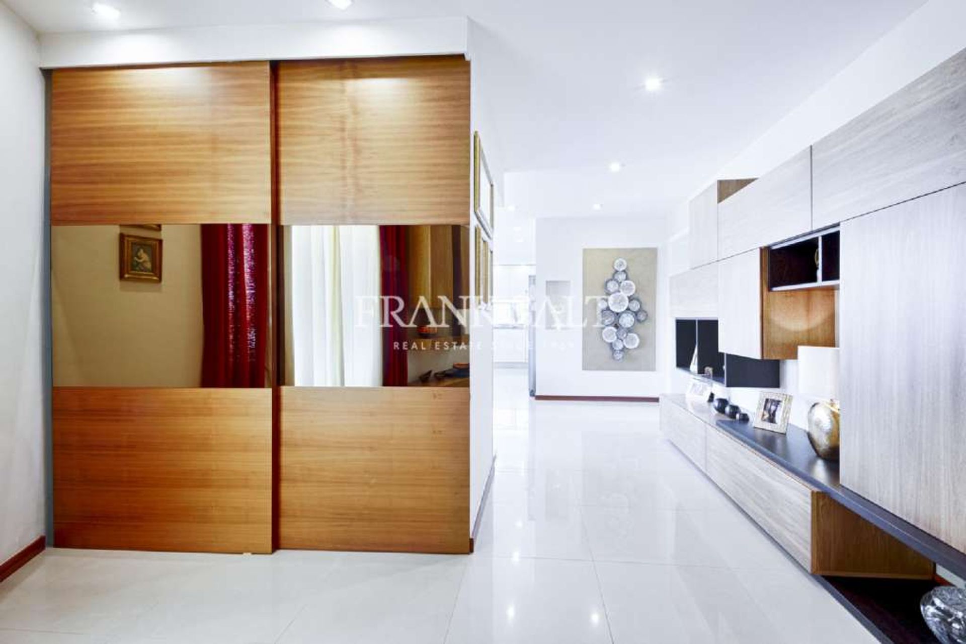 عمارات في هاسجد, زبار 10773802