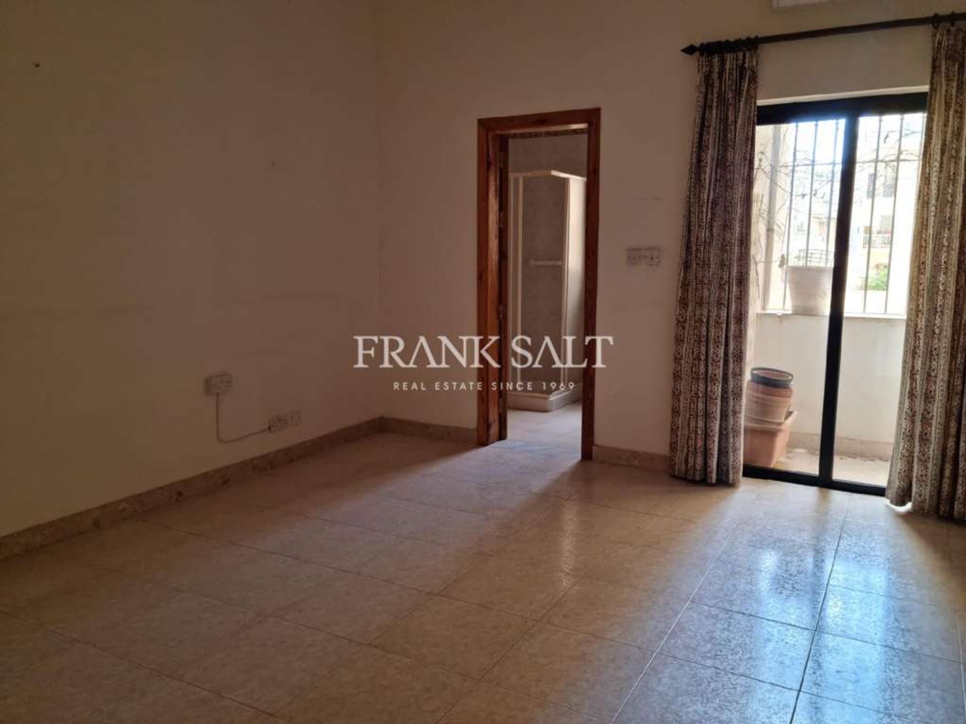 Condominium in Sliema,  10773906