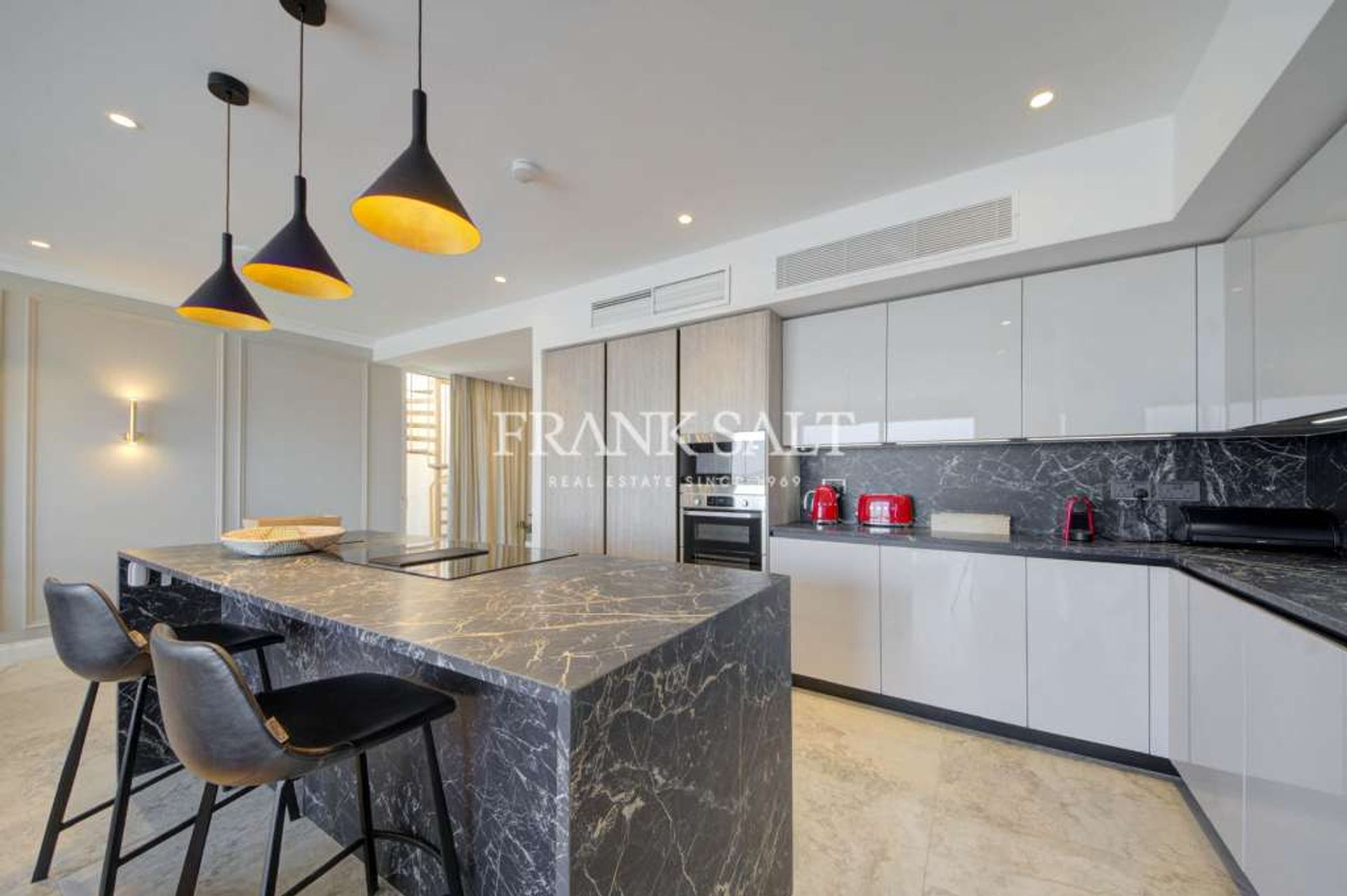 Condominium in Sliema,  10774146