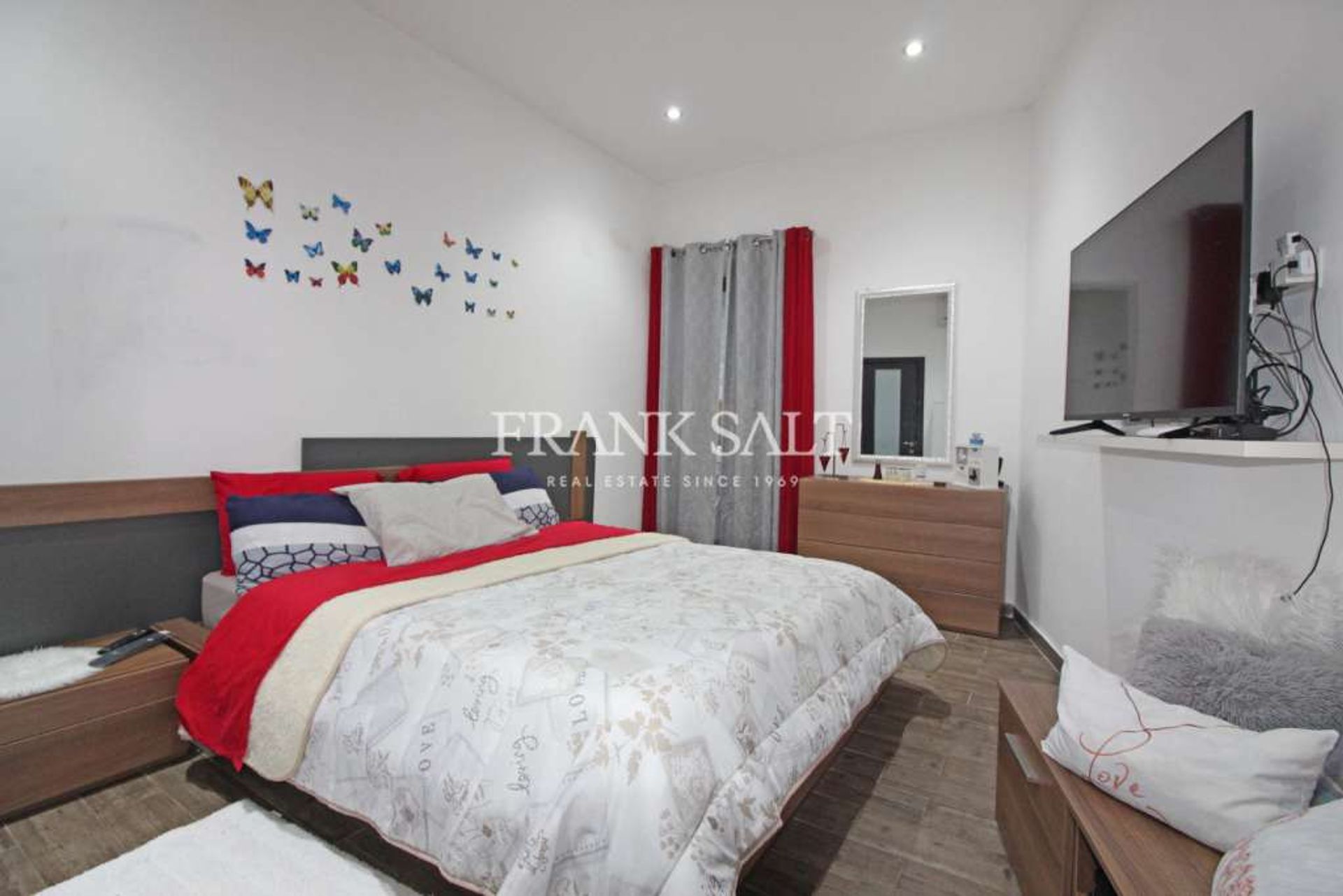 Condominium in Cospicua,  10774340