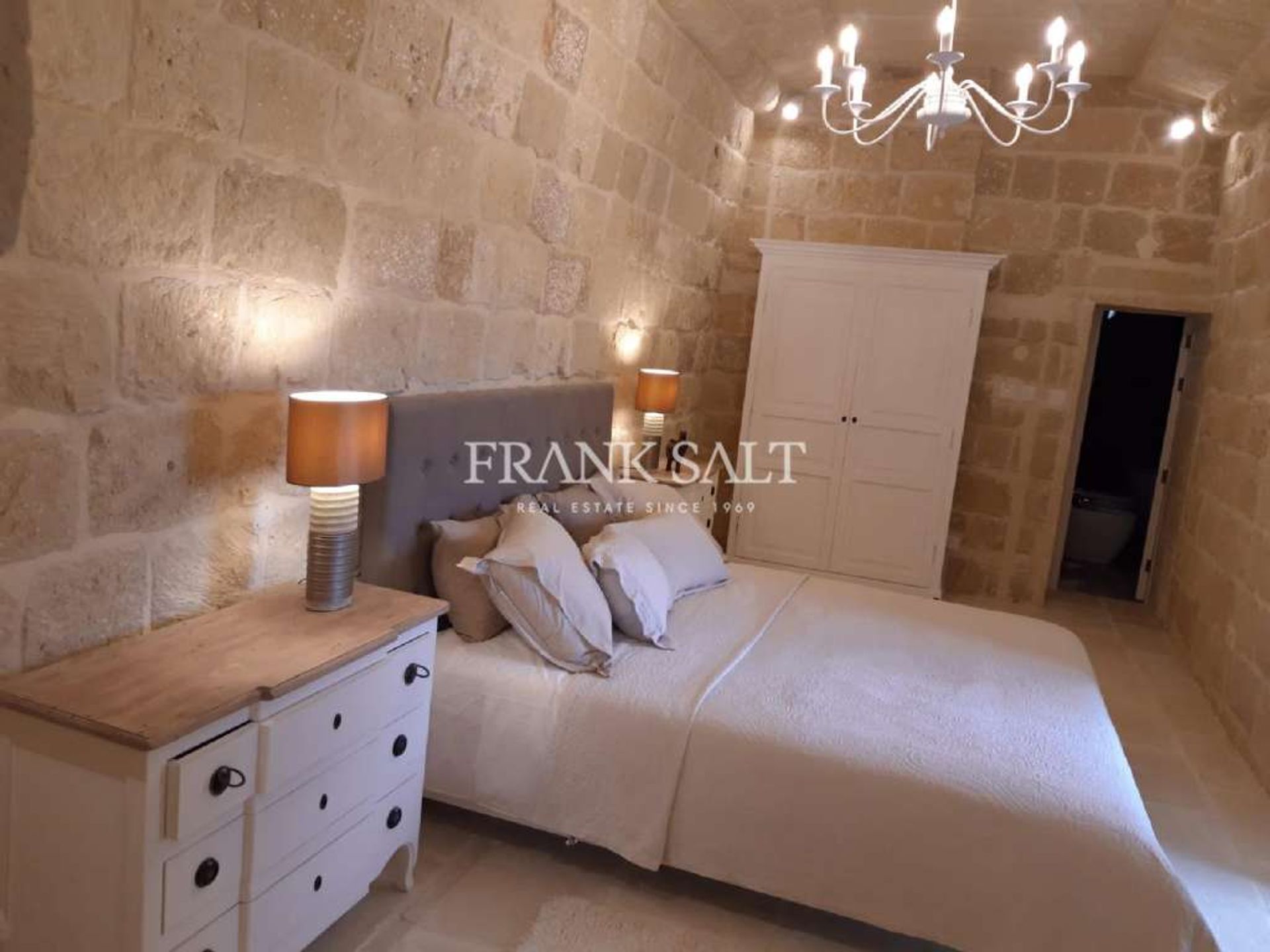 Hus i Gharb,  10774440