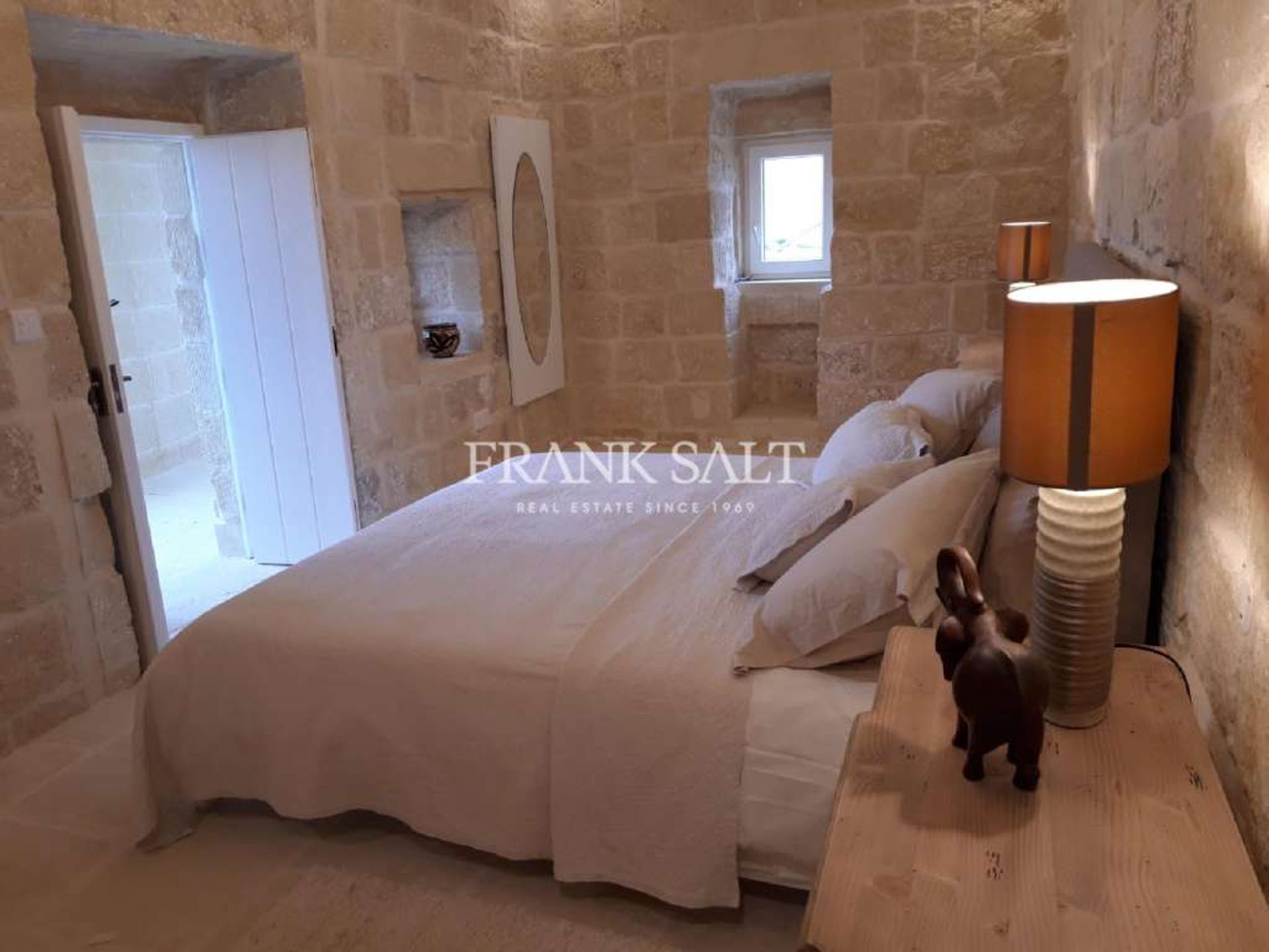 Hus i Gharb,  10774440