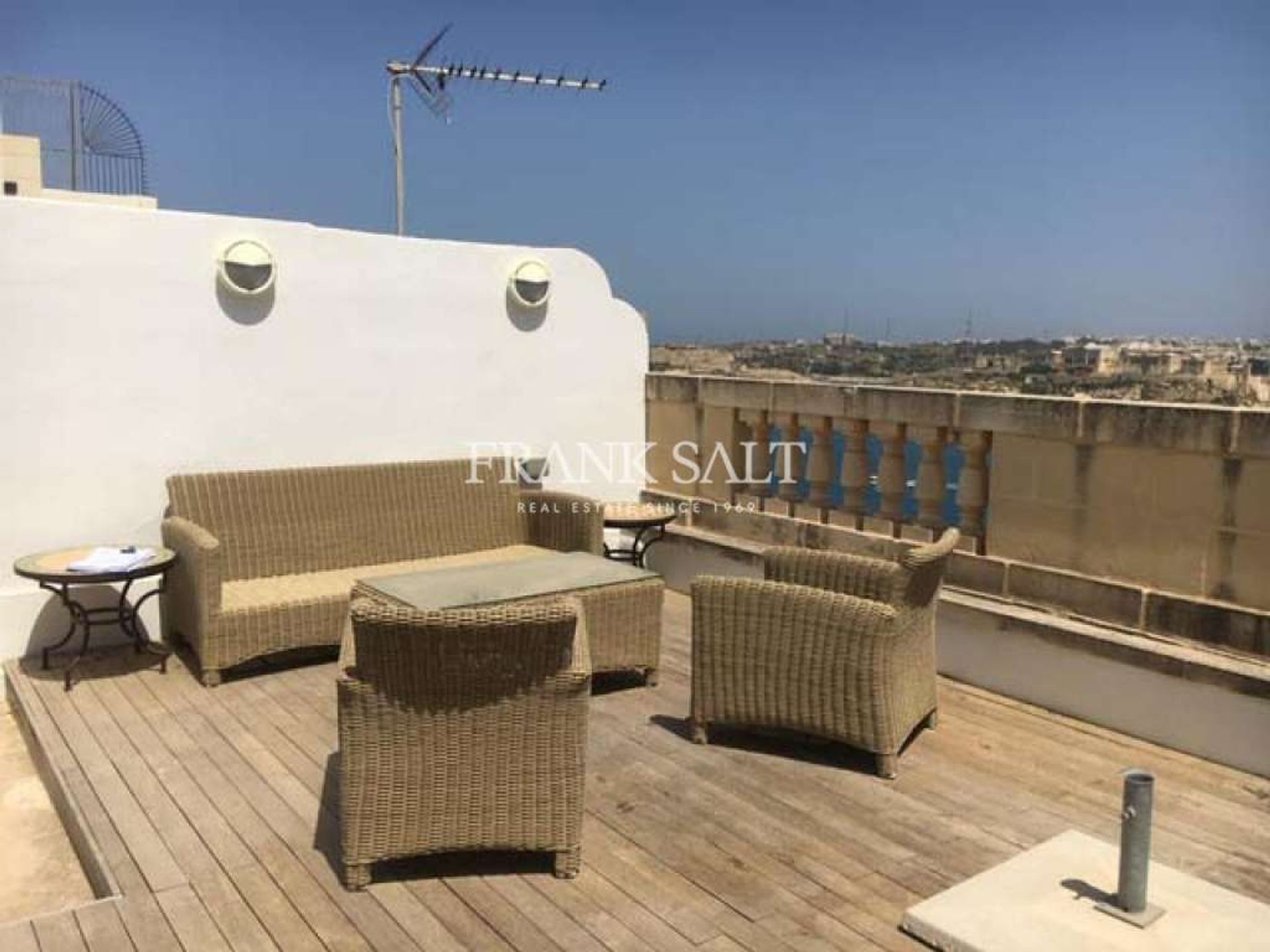 Talo sisään Valletta, Valletta 10774543