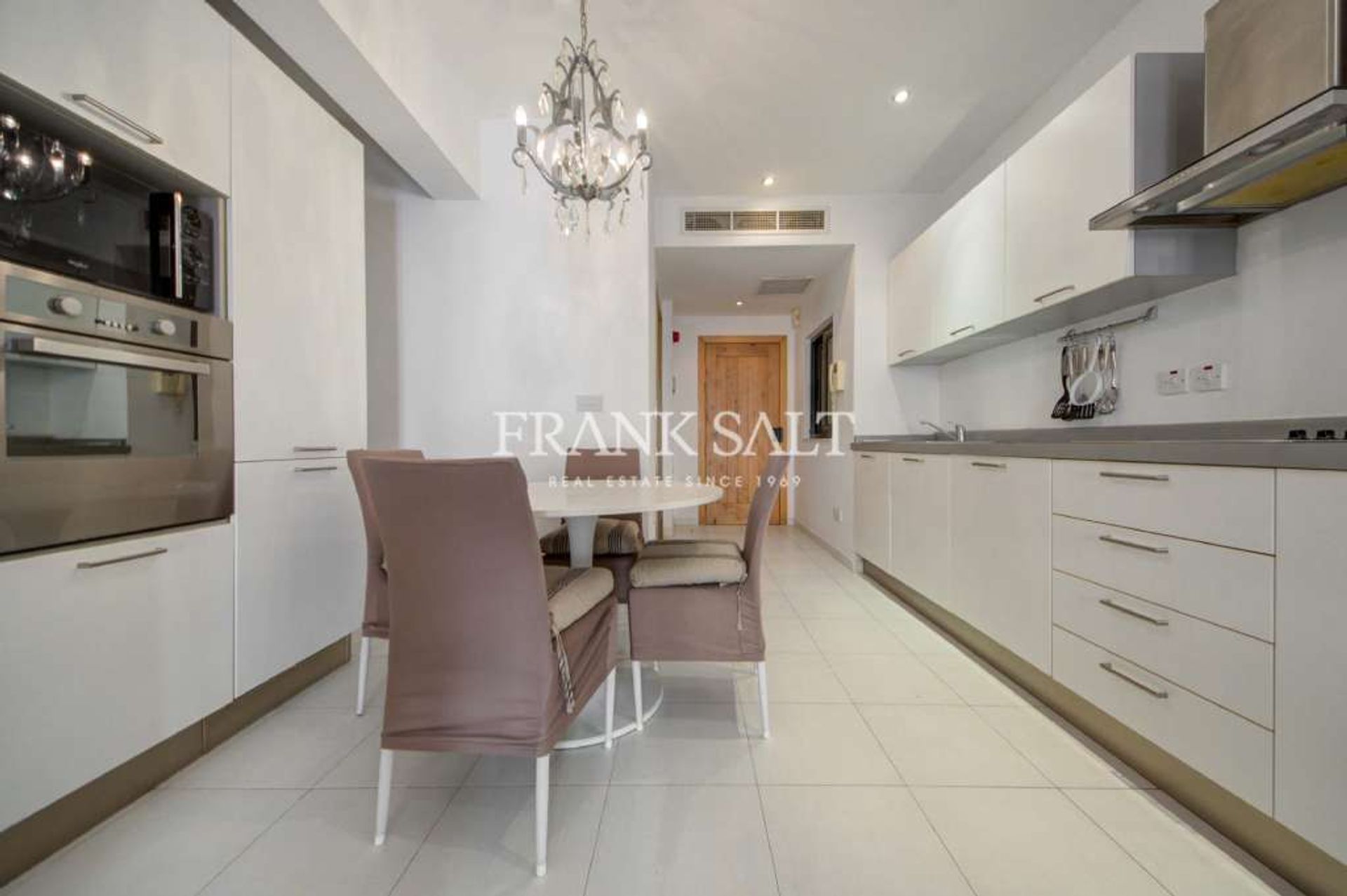 Condominium in San Giljan, San Giljan 10774661