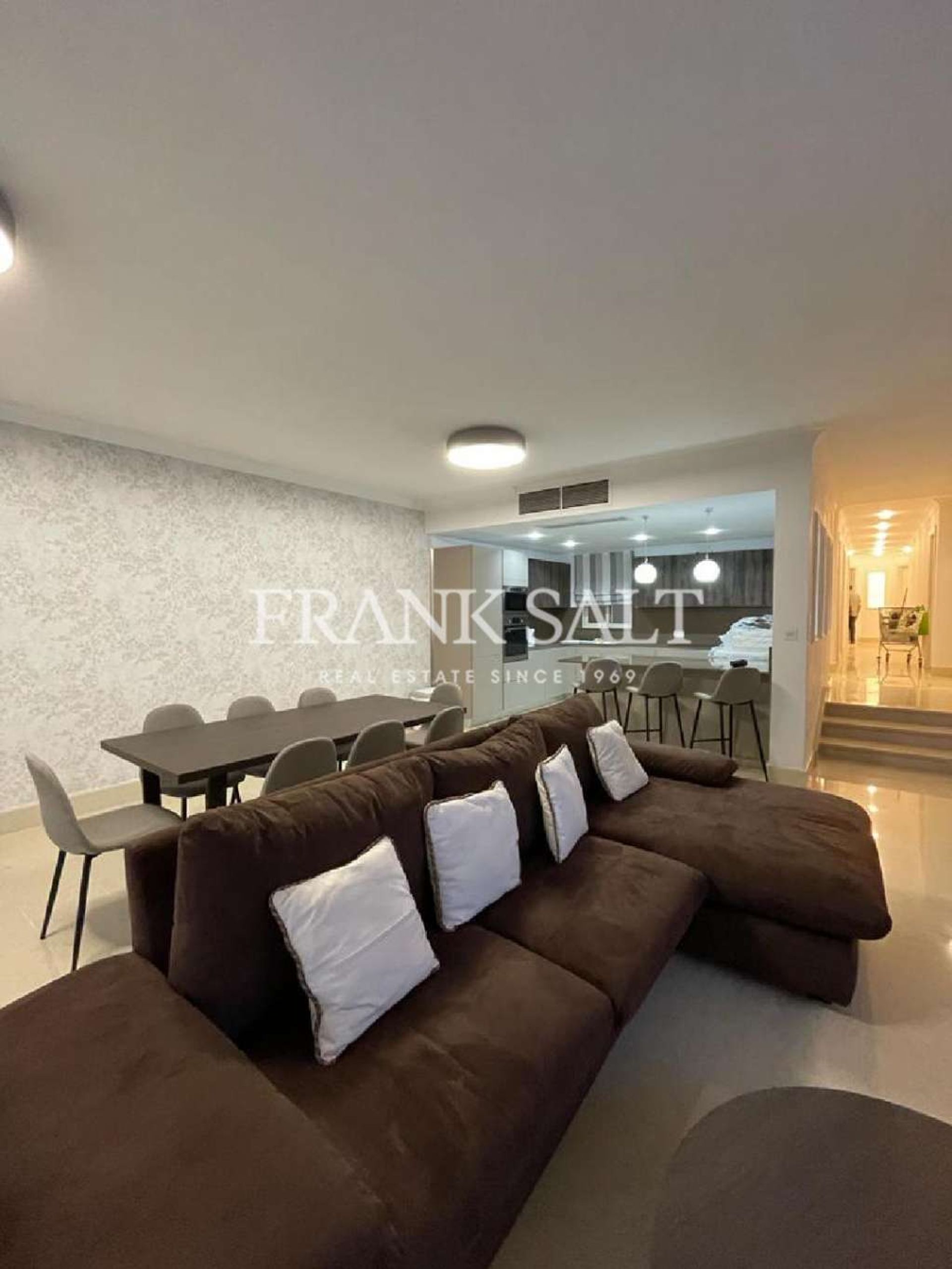 Condominium in San Giljan, San Giljan 10774688