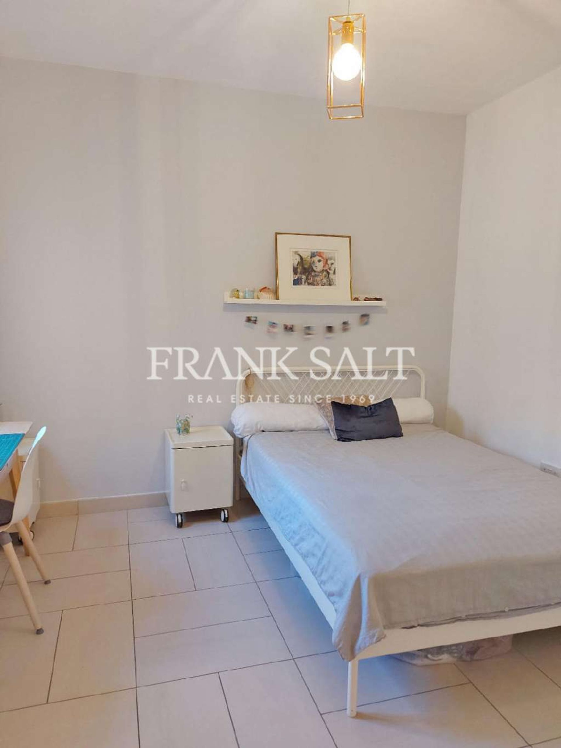 Condominio en Mosta,  10774912