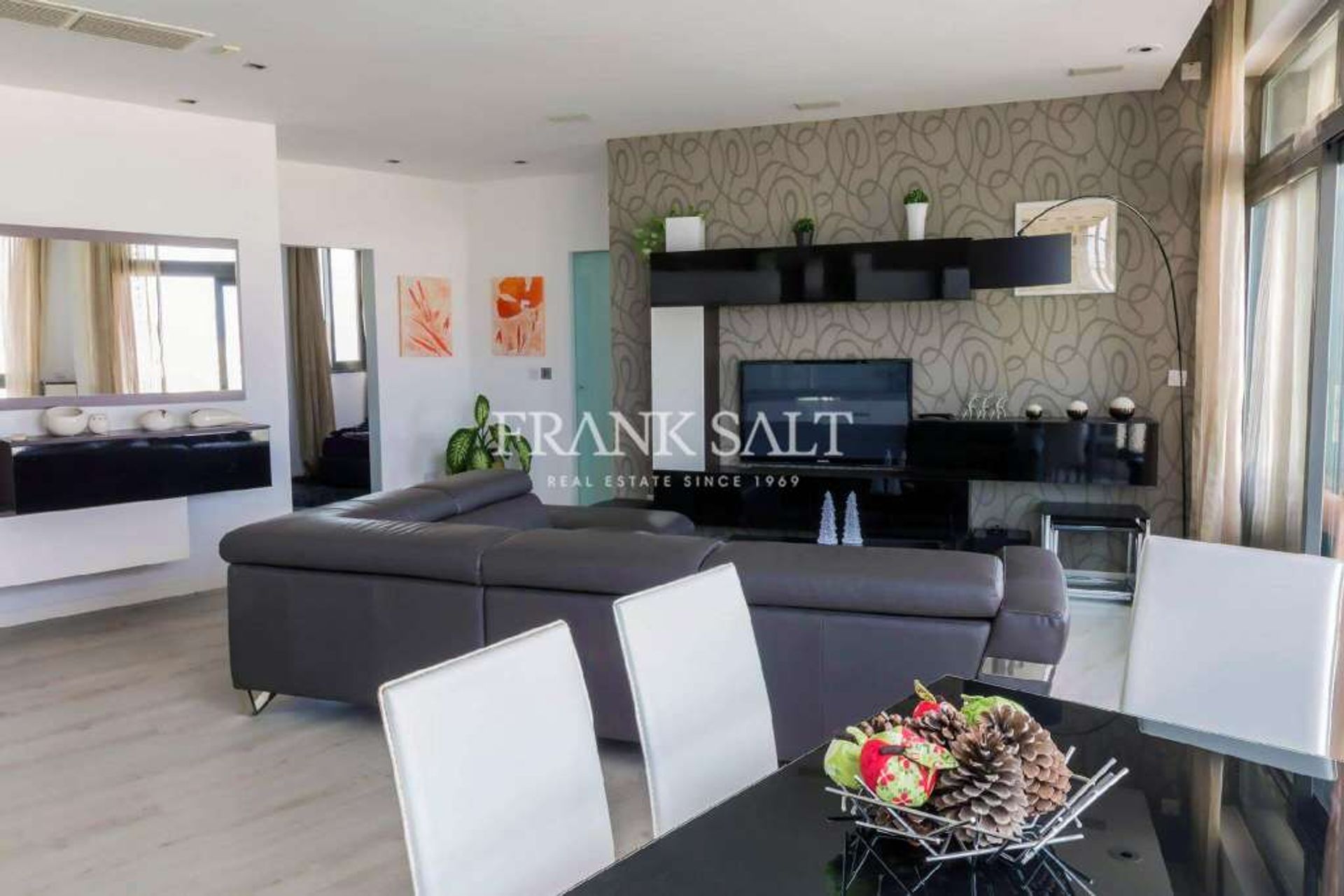 Condominium in San Giljan, San Giljan 10775253