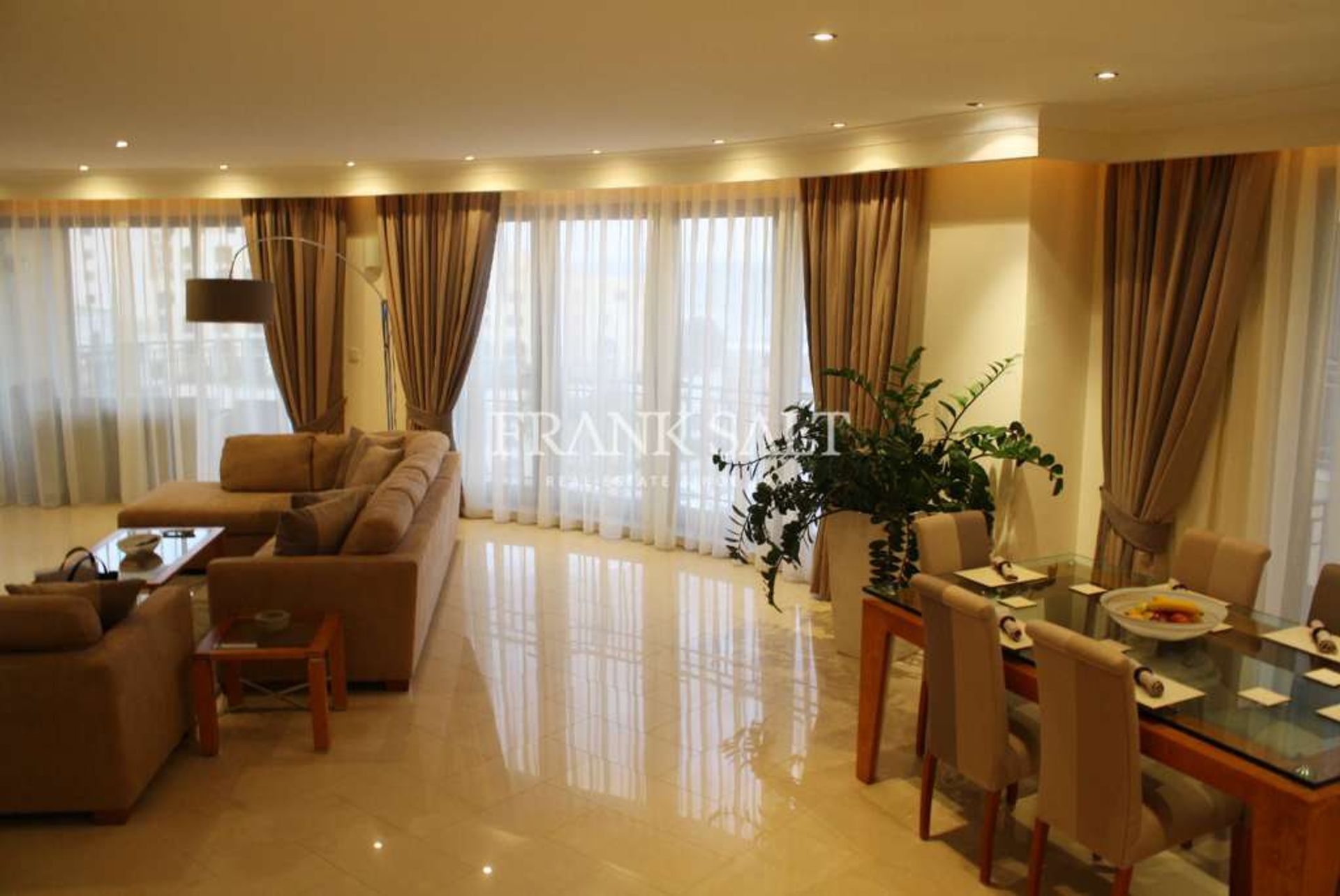 Condominium in San Giljan, San Giljan 10775272