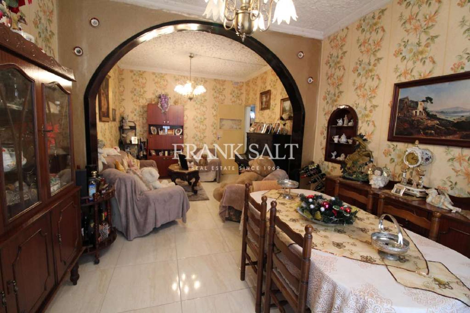 عمارات في سان جيلجان, سان جيلجان 10775299