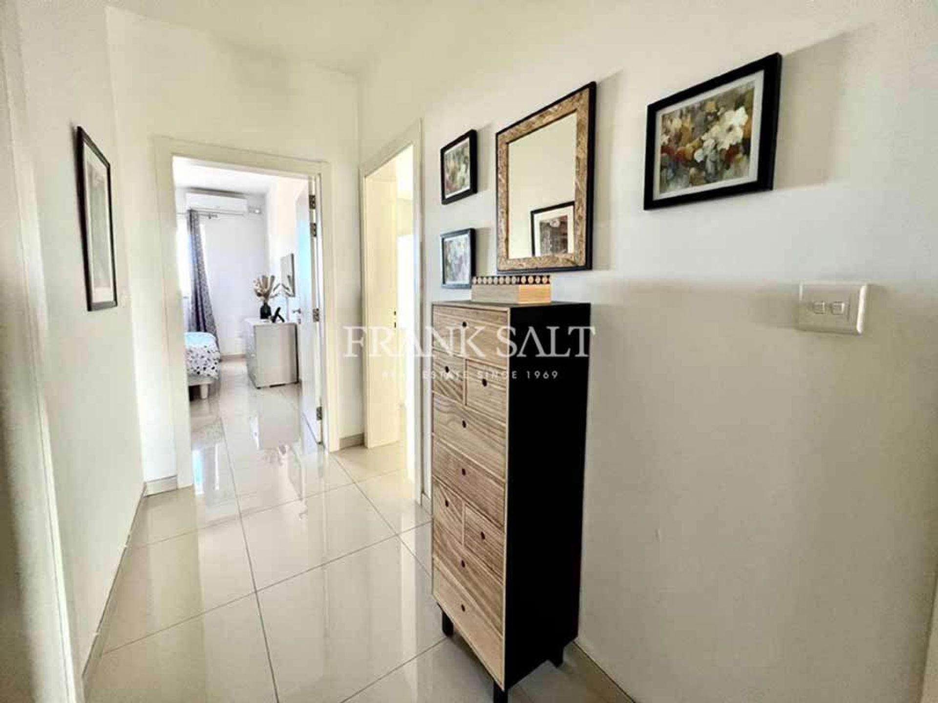 Condominium in San Giljan, San Giljan 10775417