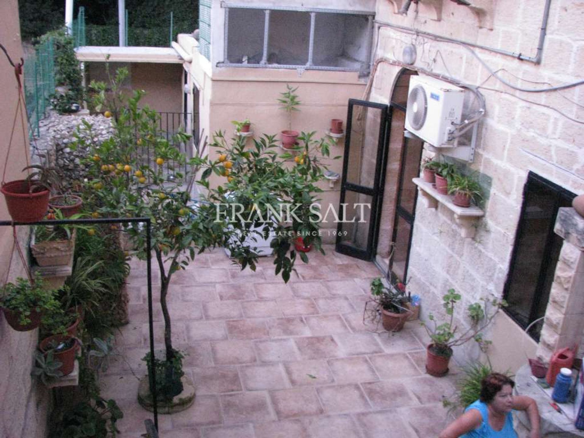 آخر في Birkirkara,  10775837