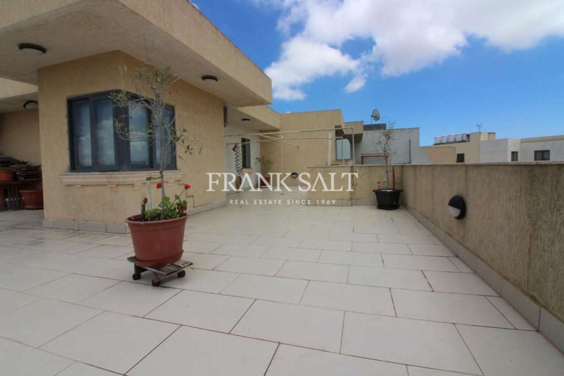 Condominium in Naxxar,  10776045