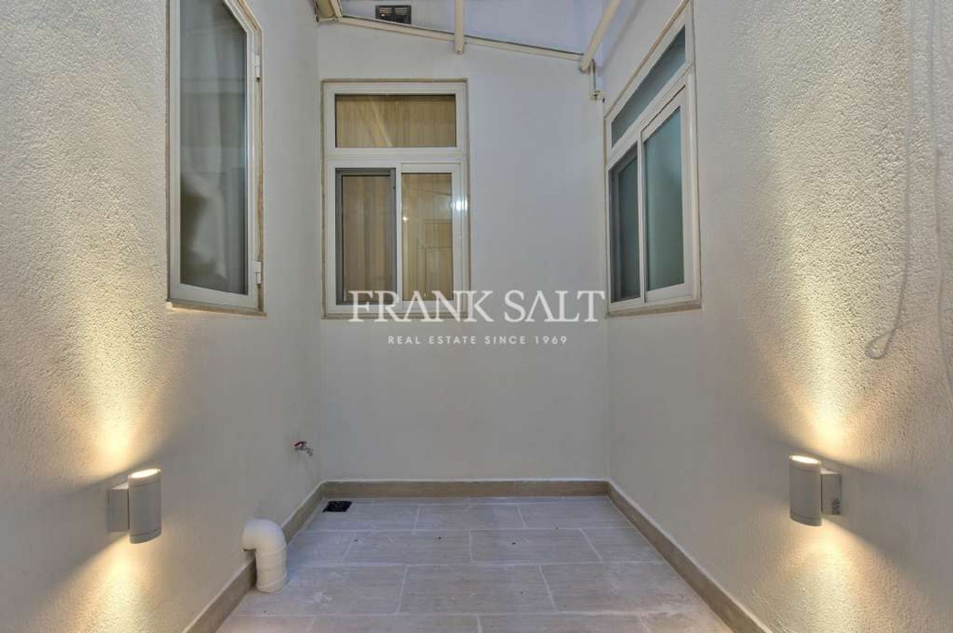 Condominium in Sliema,  10776150