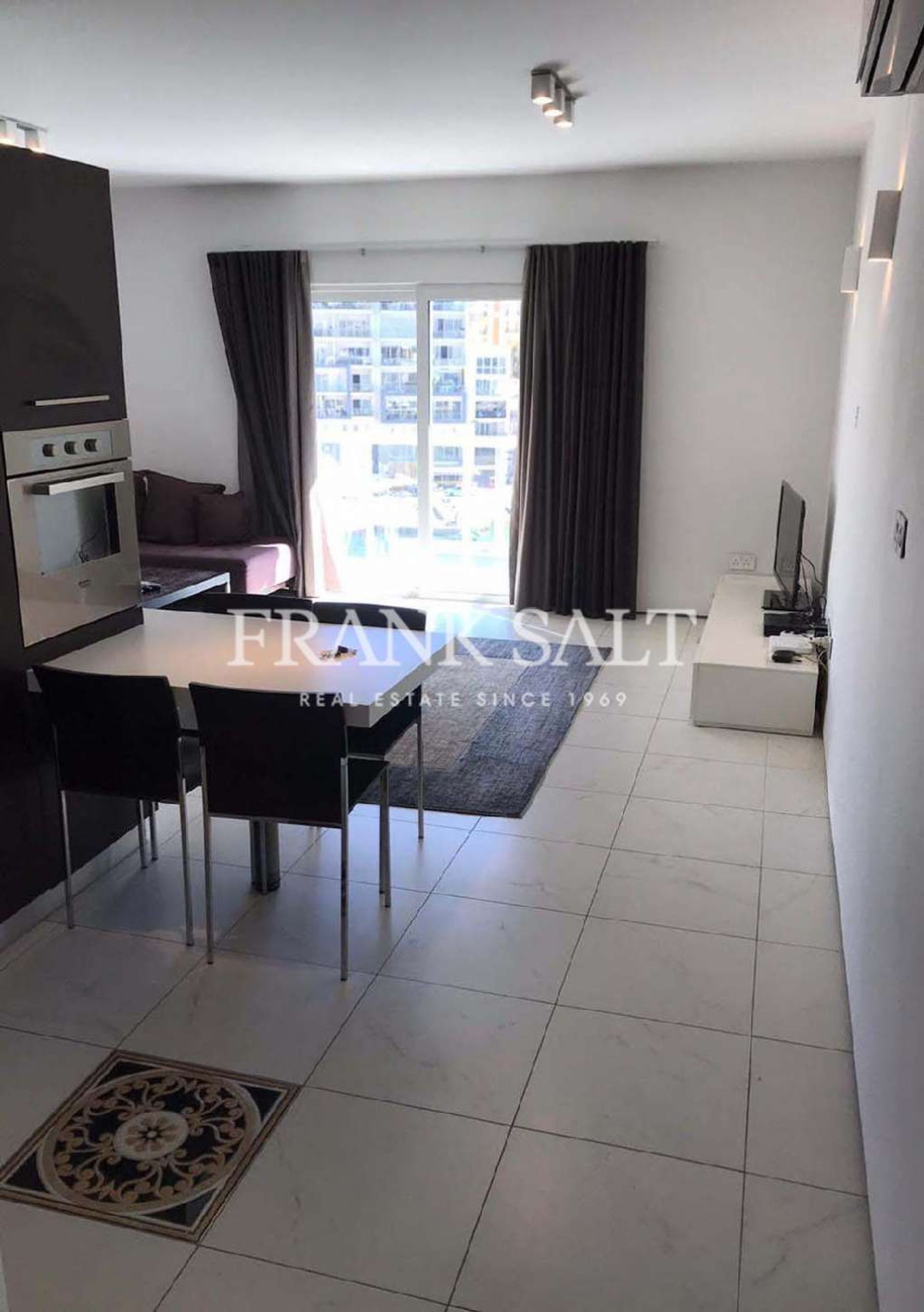 Condominium in San Giljan, San Giljan 10776726