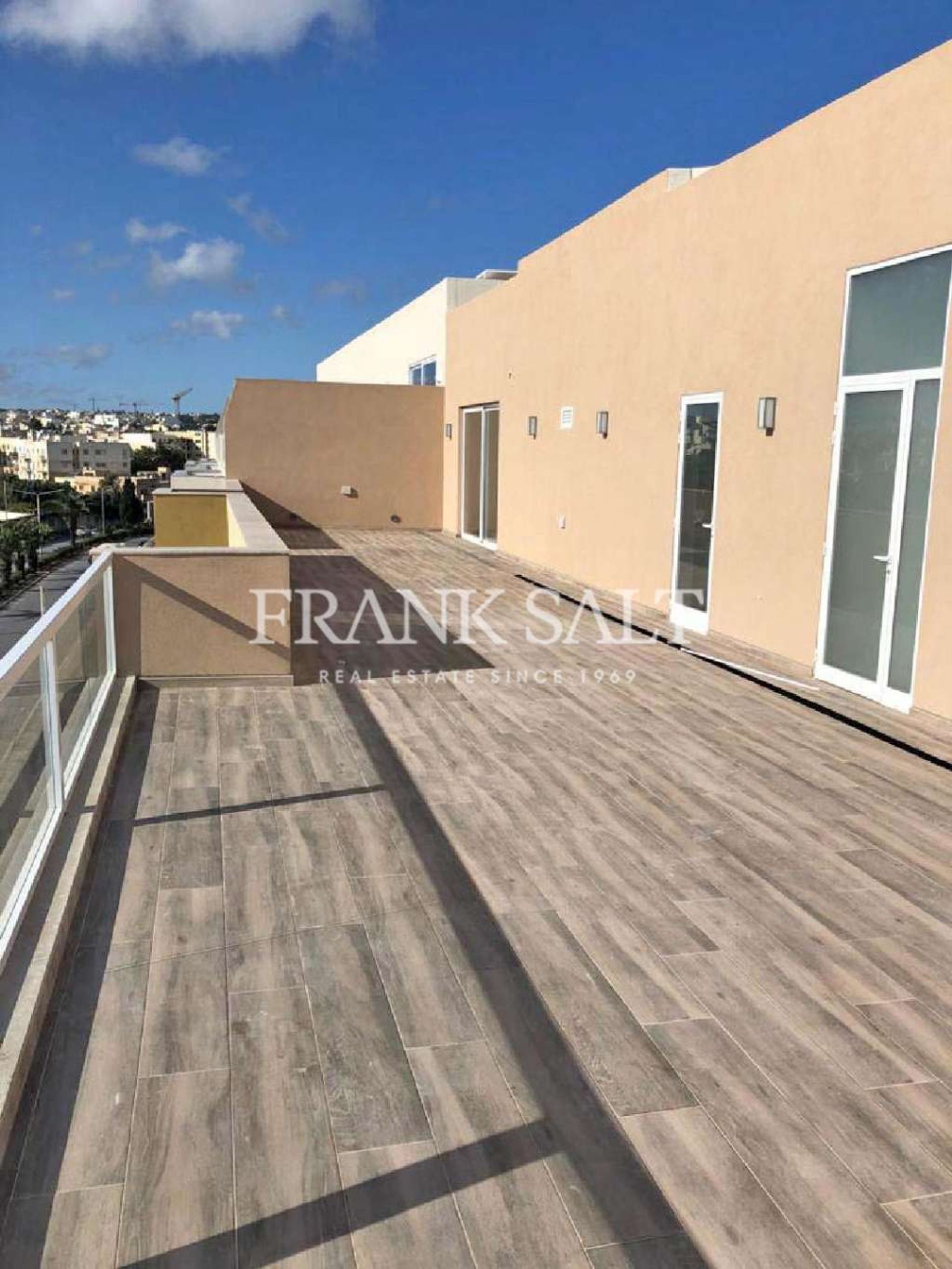 Condominium in San Giljan, San Giljan 10776853