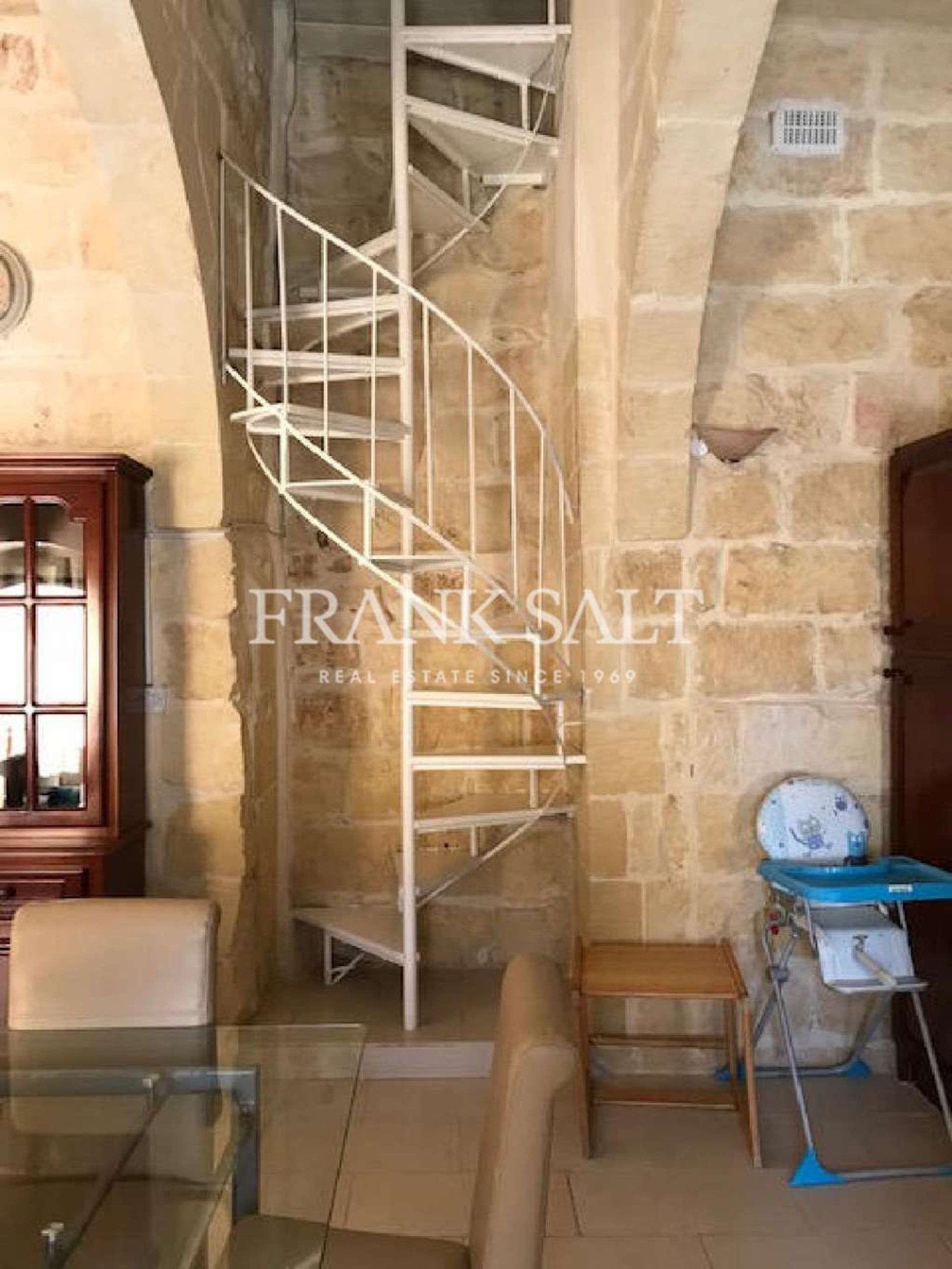 House in Qala,  10777219