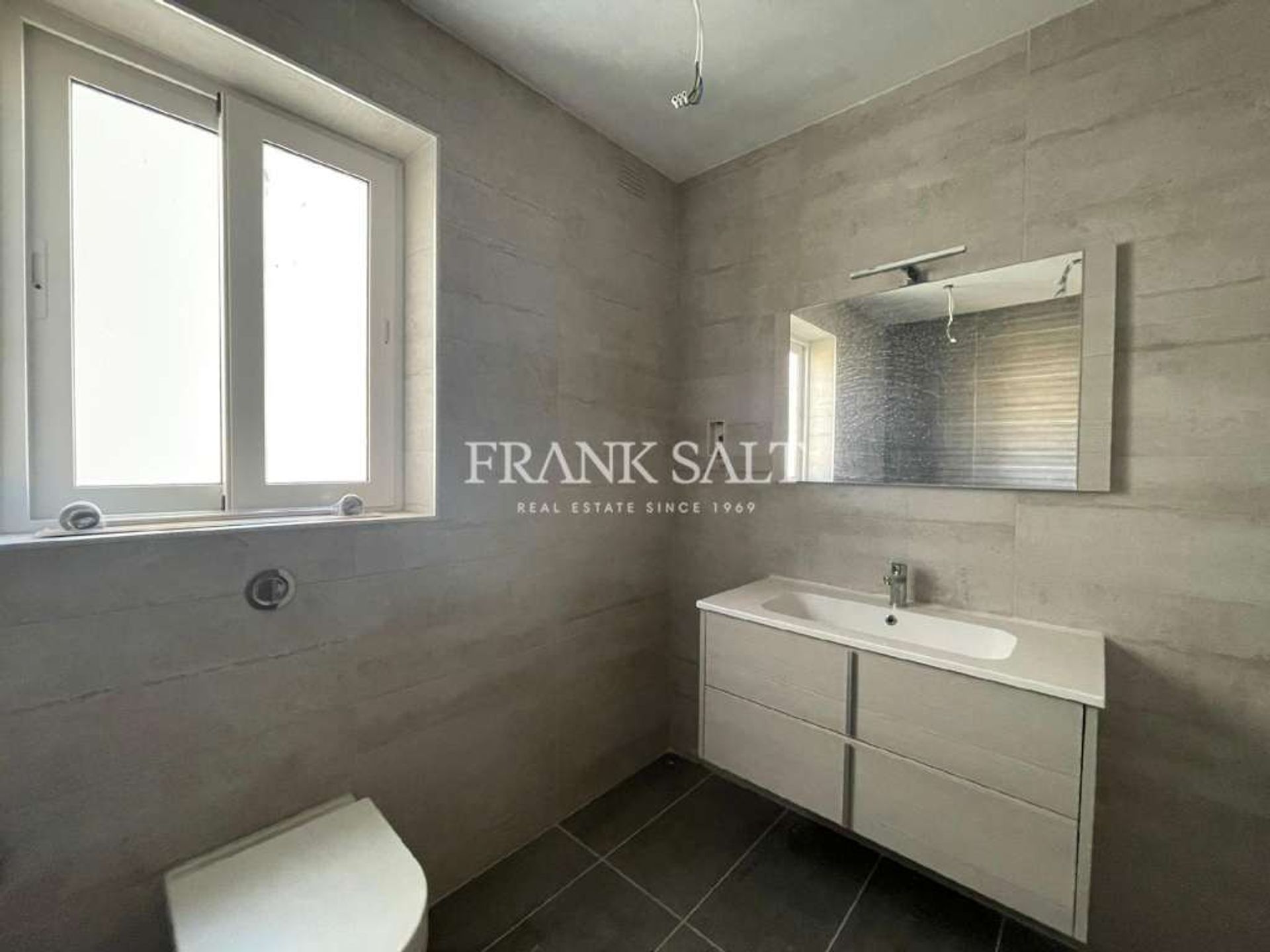 Condominium in San Giljan, San Giljan 10777309