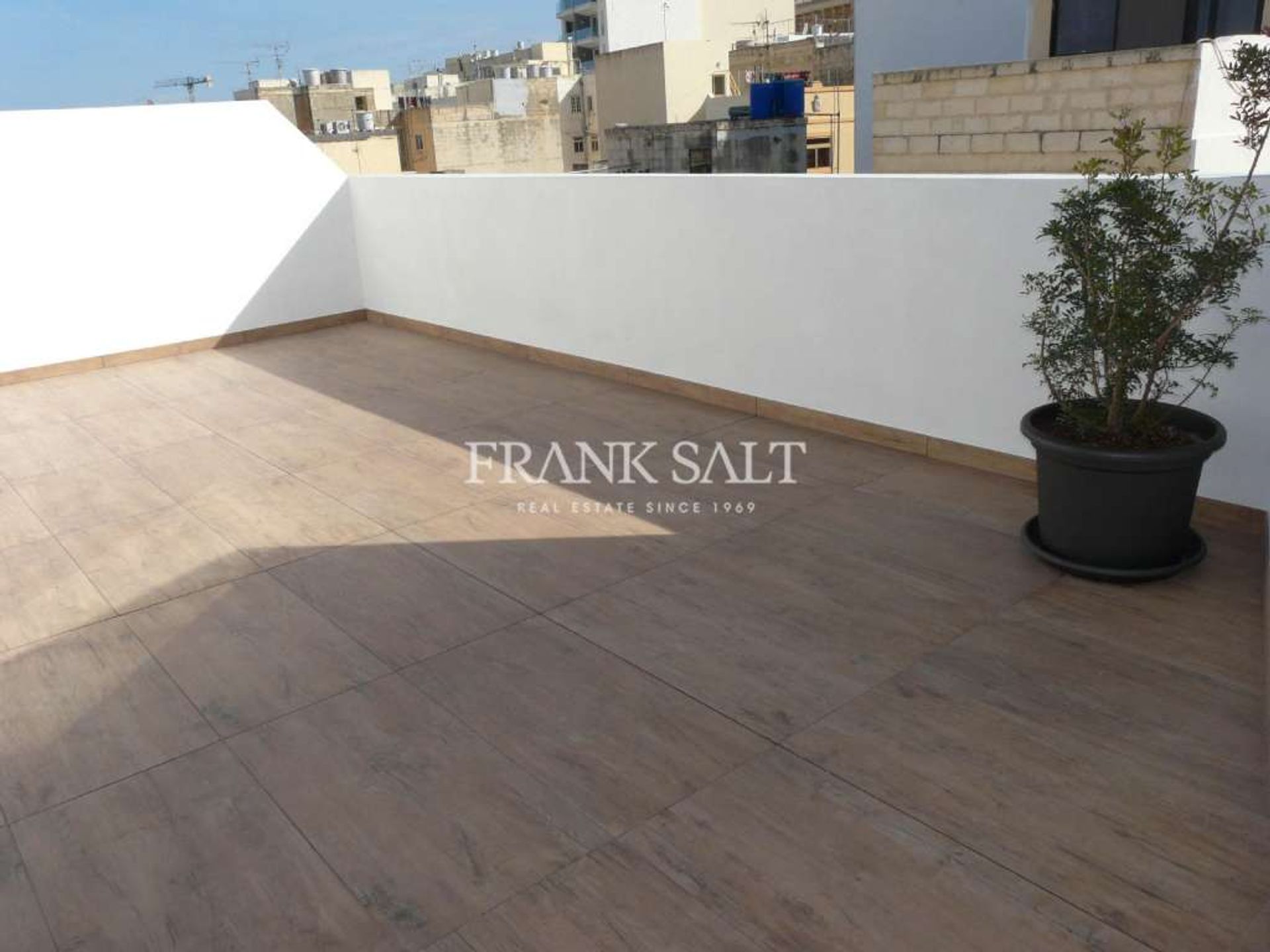 عمارات في سان جيلجان, سان جيلجان 10777334