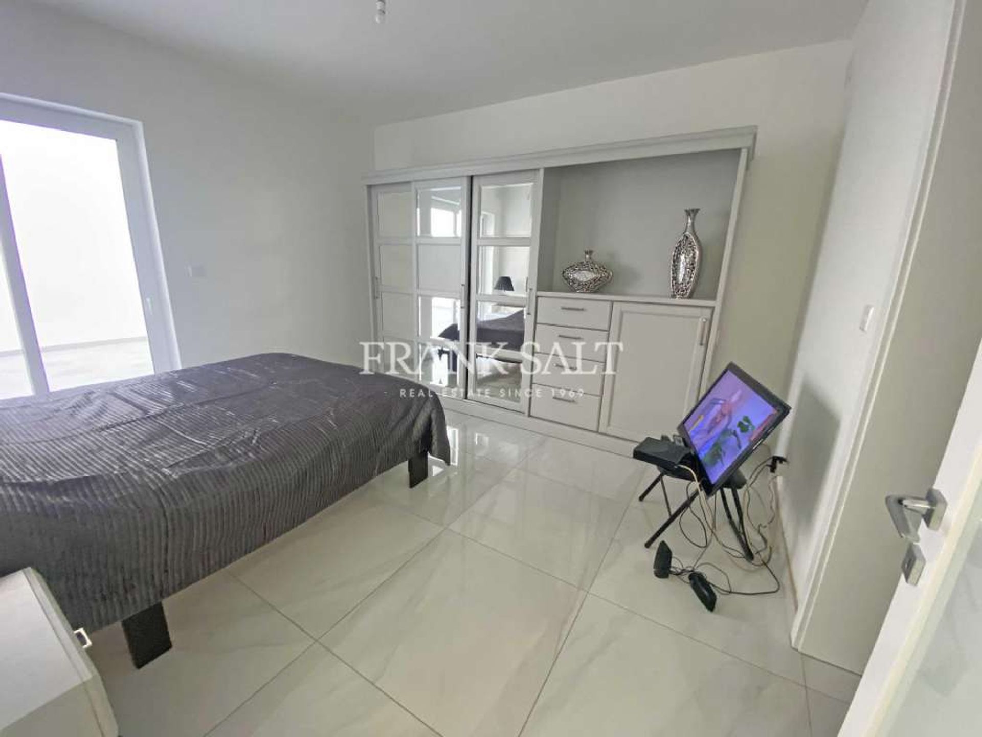 Condominio en iklín, iklín 10777350