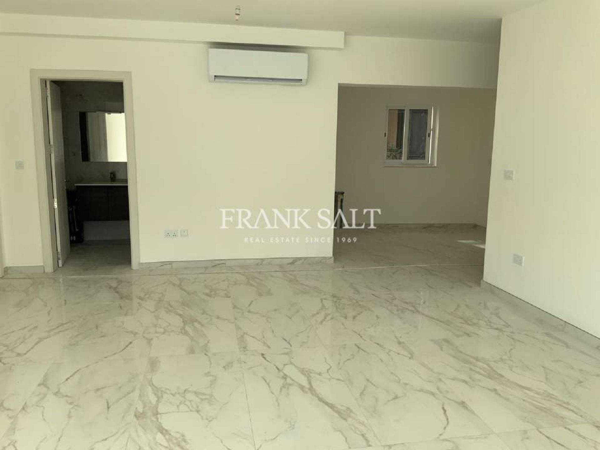 Condominium in San Giljan, San Giljan 10777455