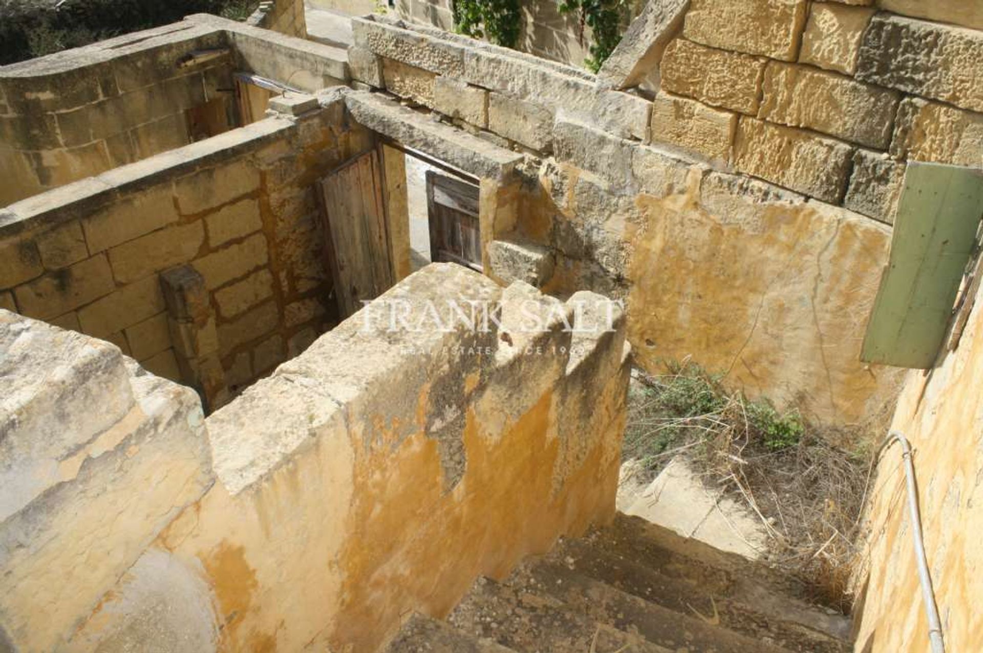 Altro nel San Katald, Gharb 10777480