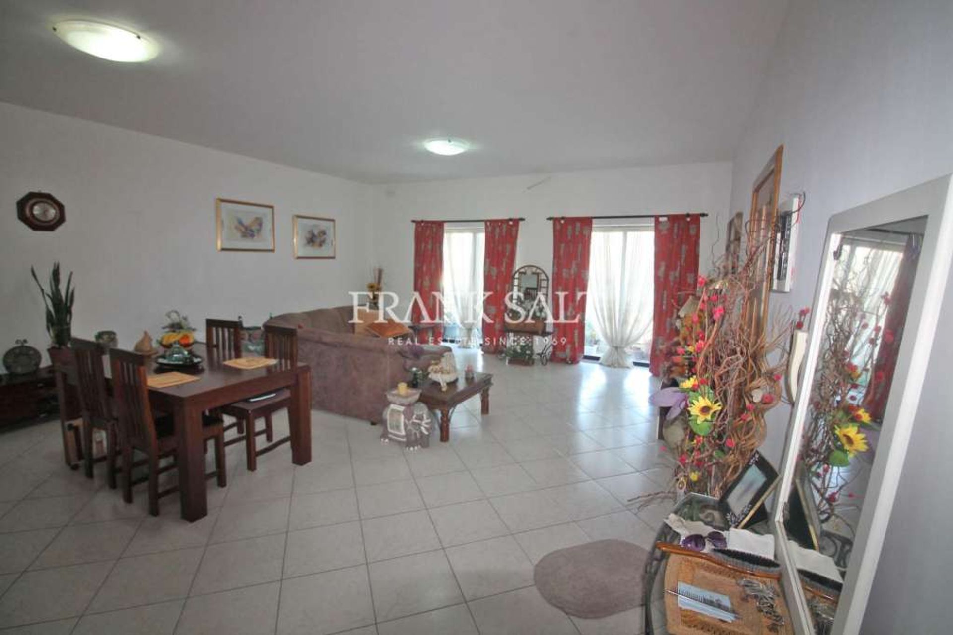 Condominio en Lija,  10778028