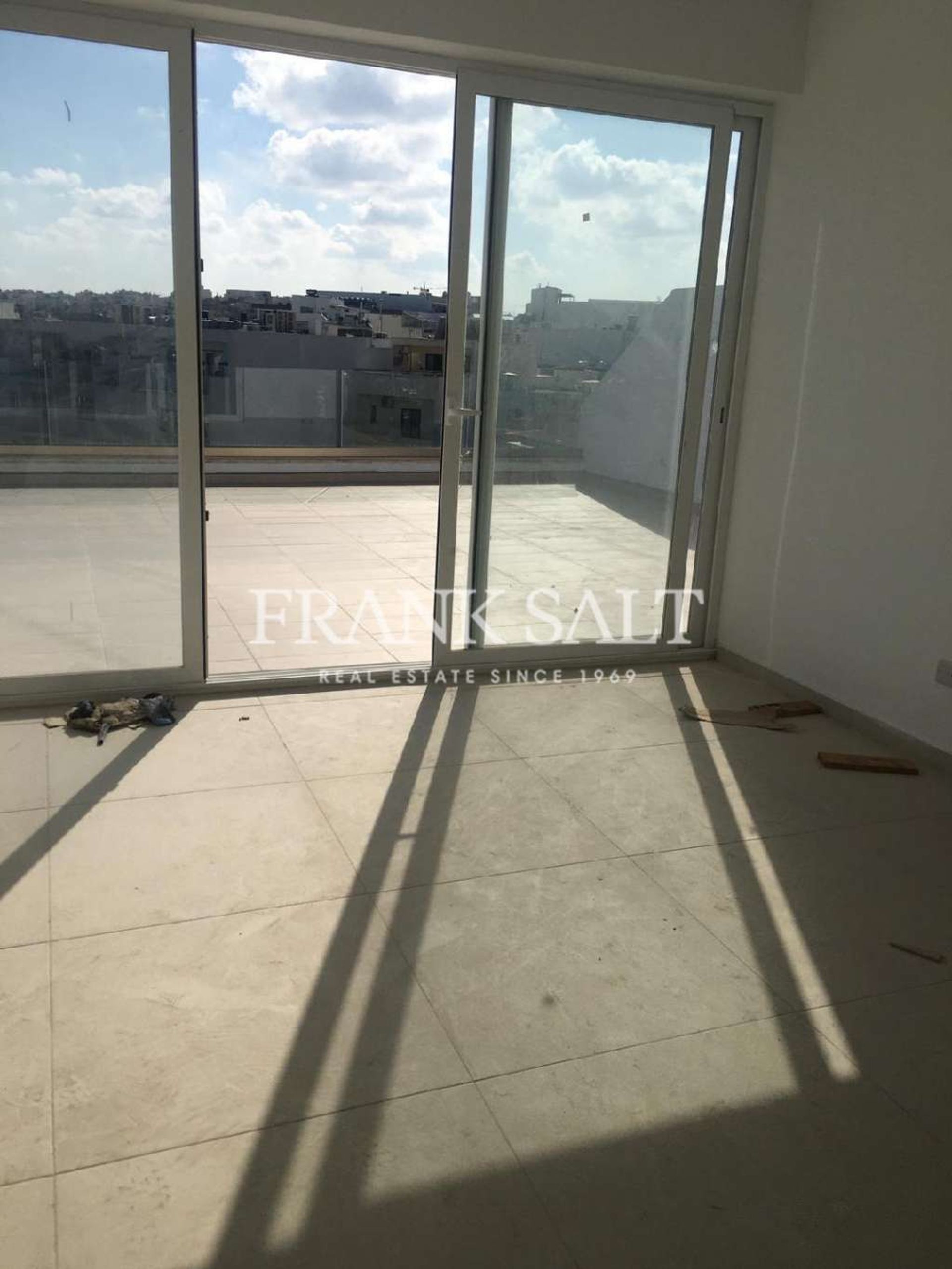 Condominio en Is-Swieqi,  10778147