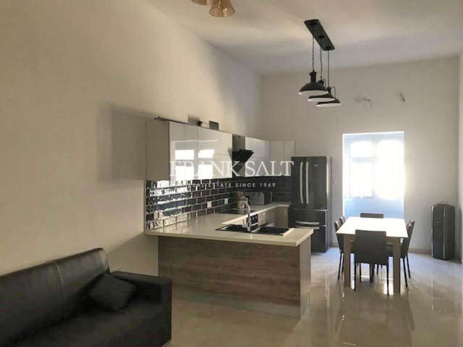 Condominium dans Santa Venera,  10778226