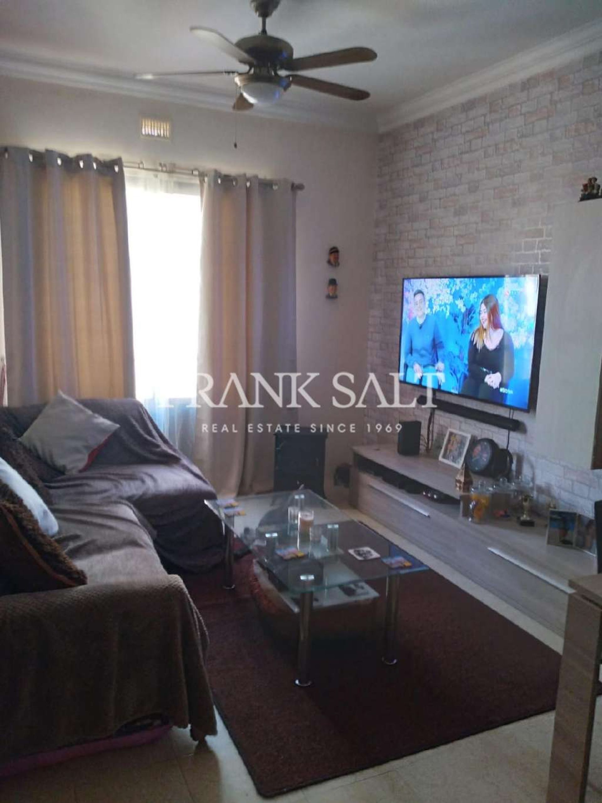 Condominium dans Qala, Qala 10778493