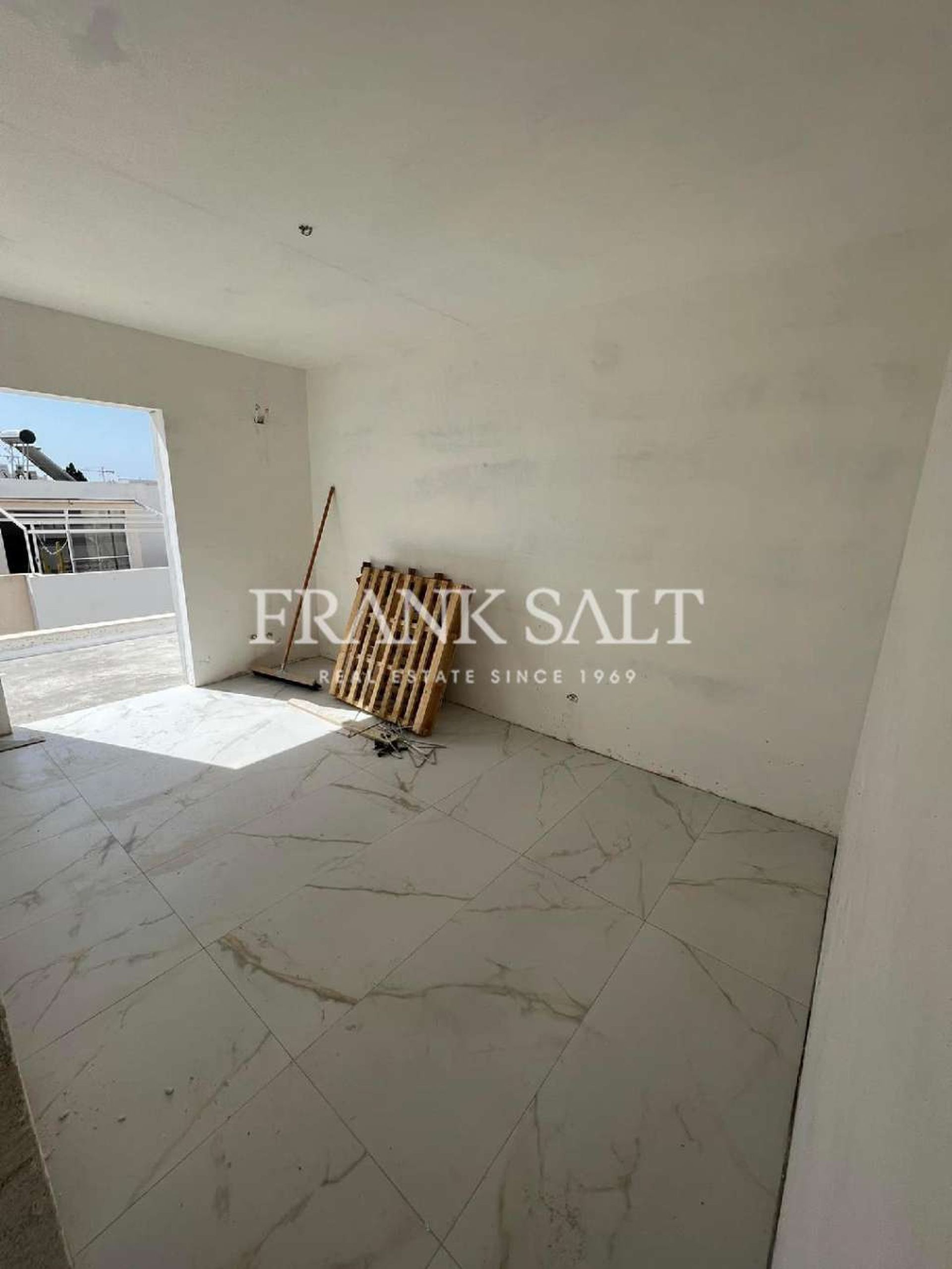 Condominio en Mosta,  10778608