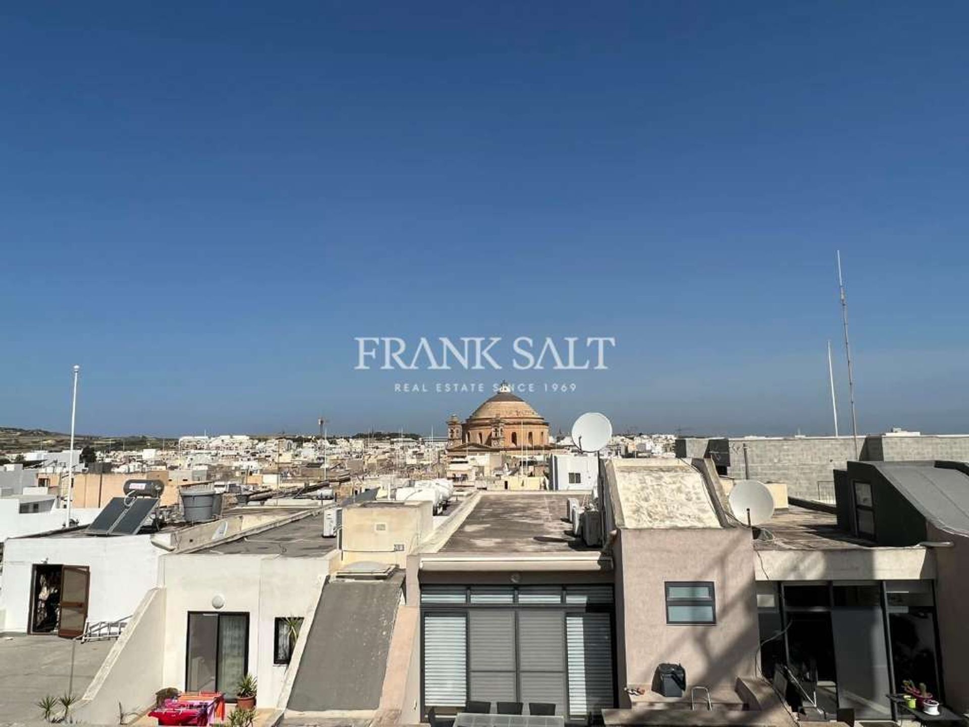 Condominio en Mosta,  10778608