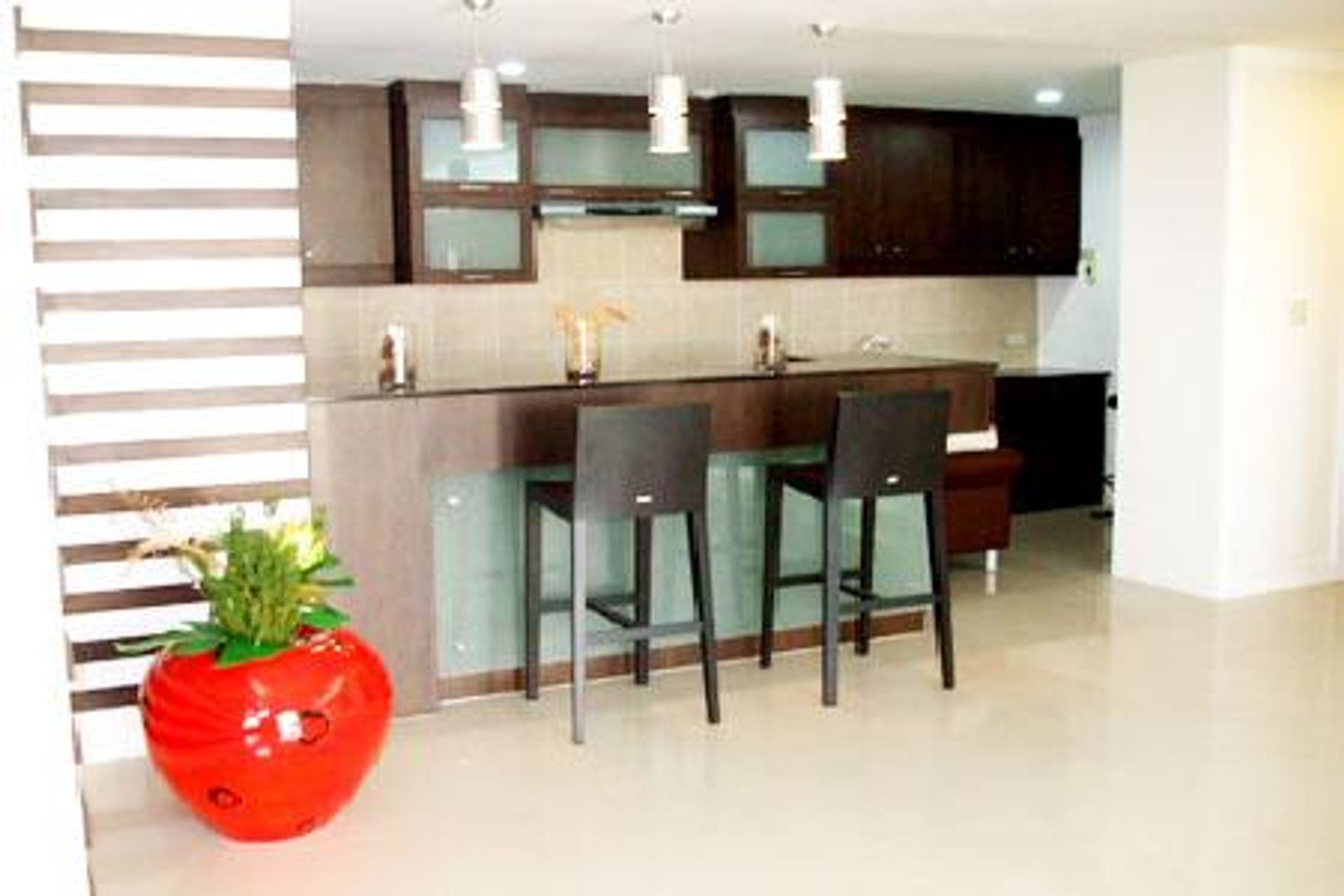 Condominium in Khlong Toei, Krung Thep Maha Nakhon 10778960