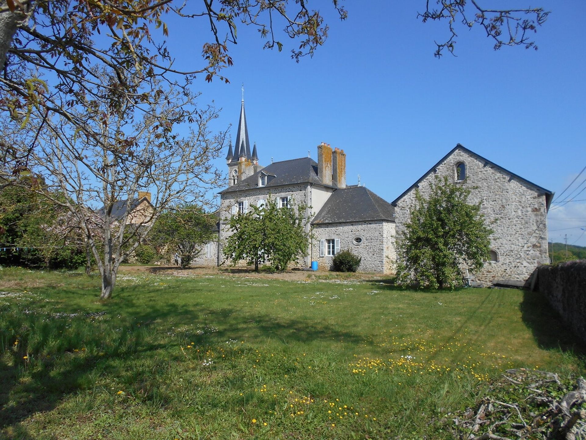 房子 在 Pré-en-Pail-Saint-Samson, Pays de la Loire 10779314