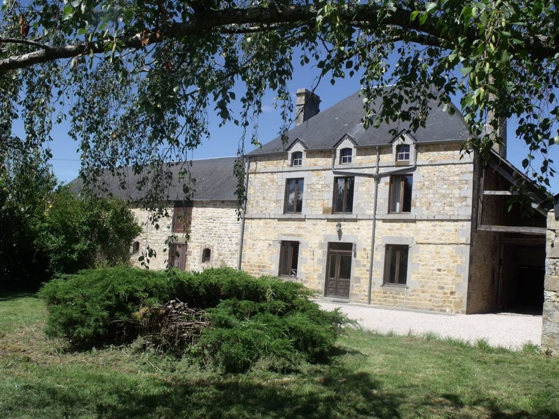 σπίτι σε Lignières-Orgères, Pays de la Loire 10779336