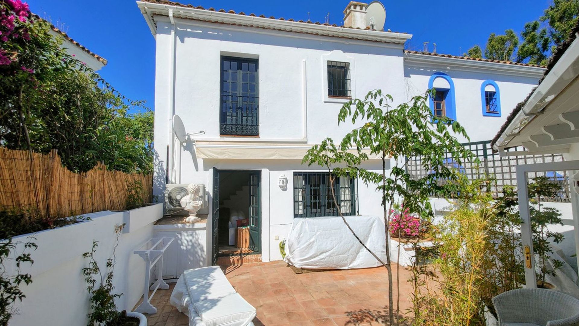 房子 在 Estepona, Andalucía 10779658