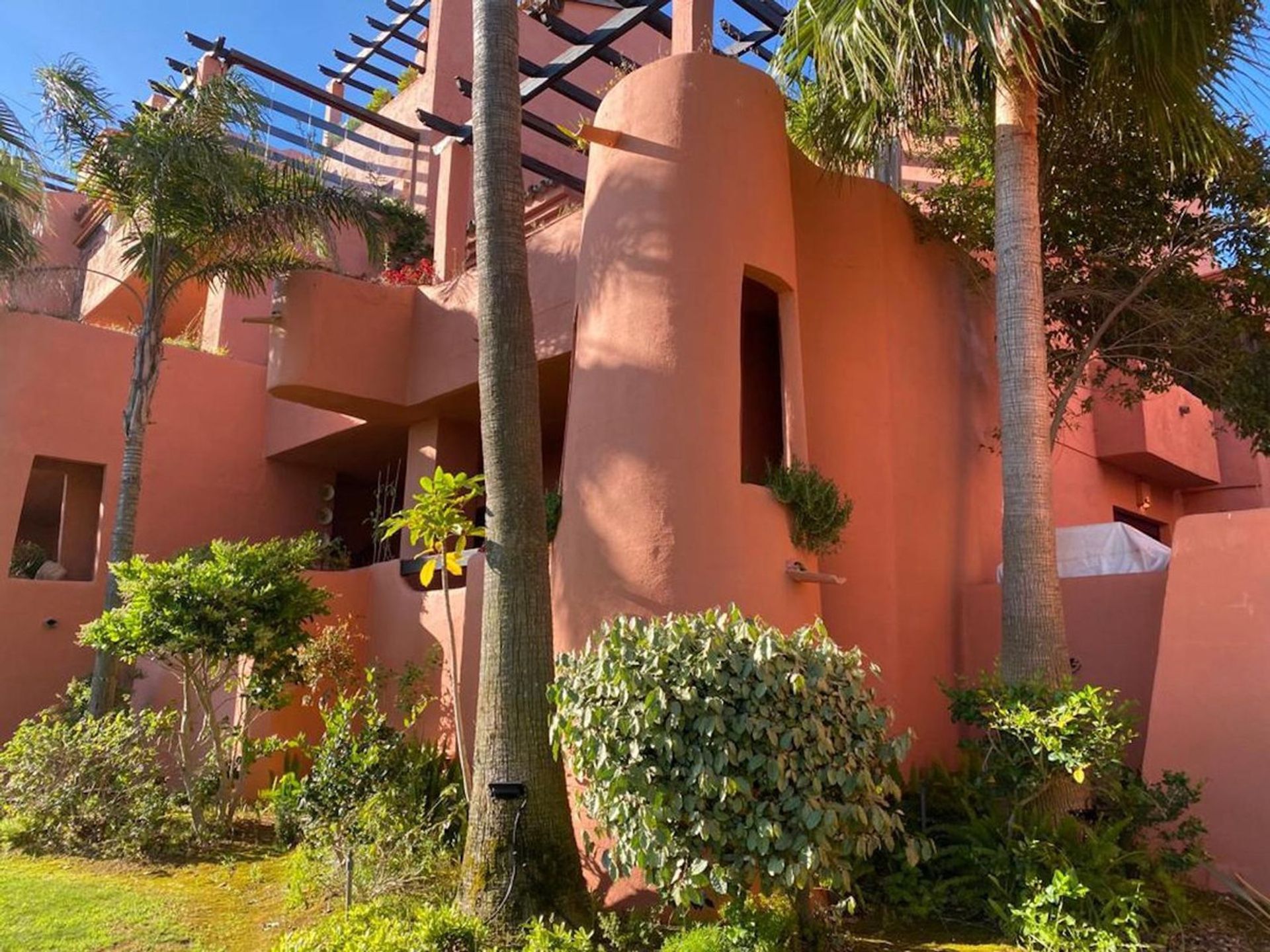 Condominium in Marbella, Andalucía 10779778