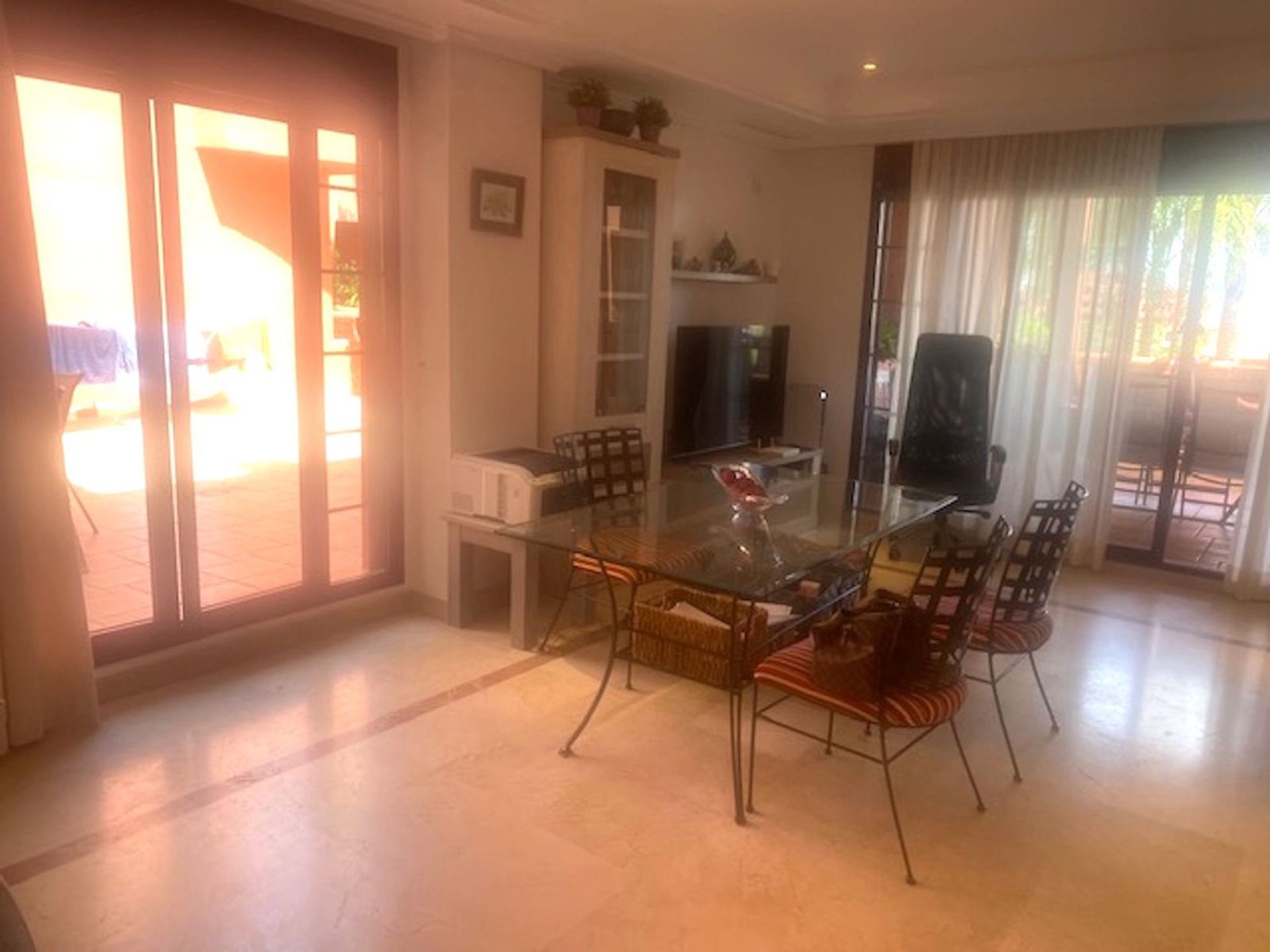 Condominium in Marbella, Andalucía 10779778