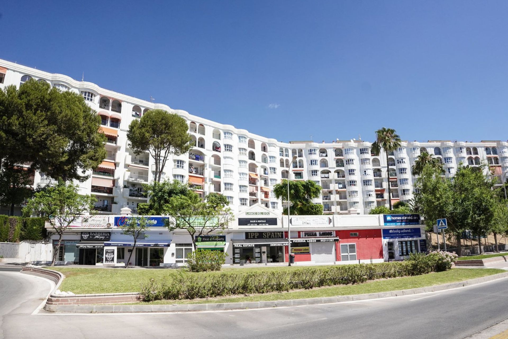 Condominium in Fuengirola, Andalusia 10779844