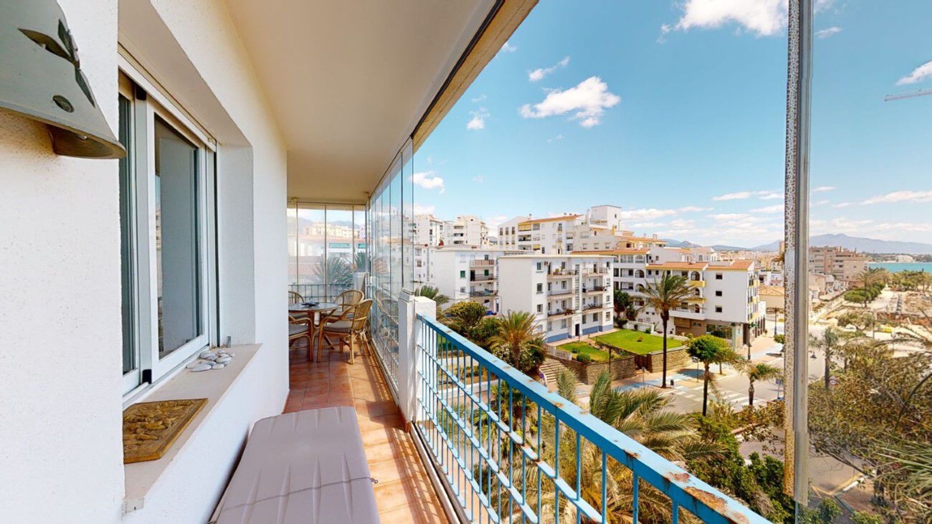 Condominium in Estepona, Andalucía 10779846