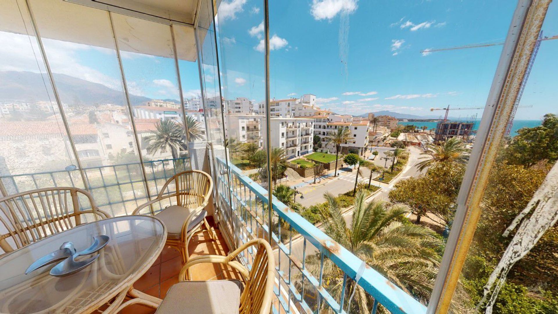 Condominium in Estepona, Andalucía 10779846