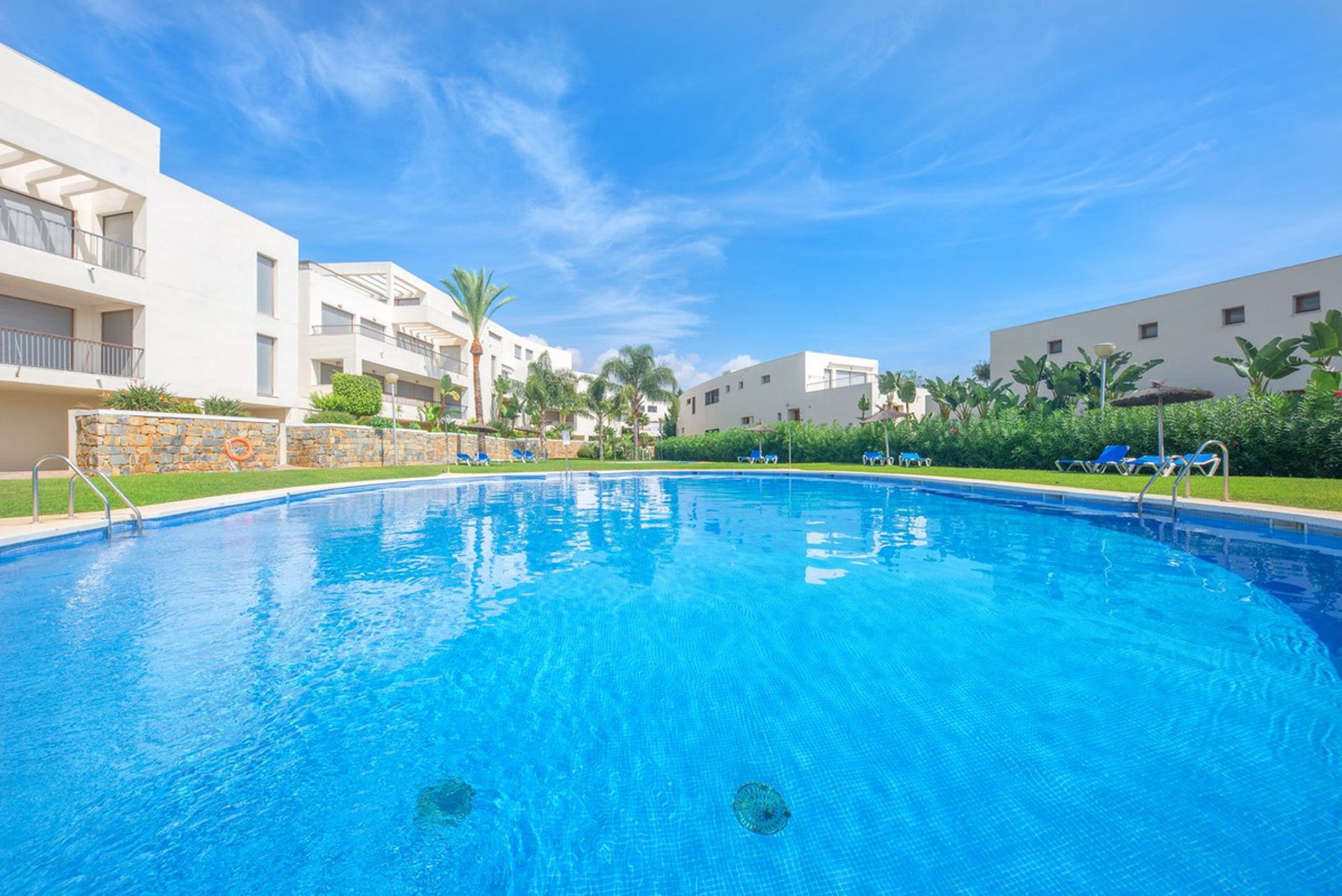 Condominium in Marbella, Andalucía 10779961