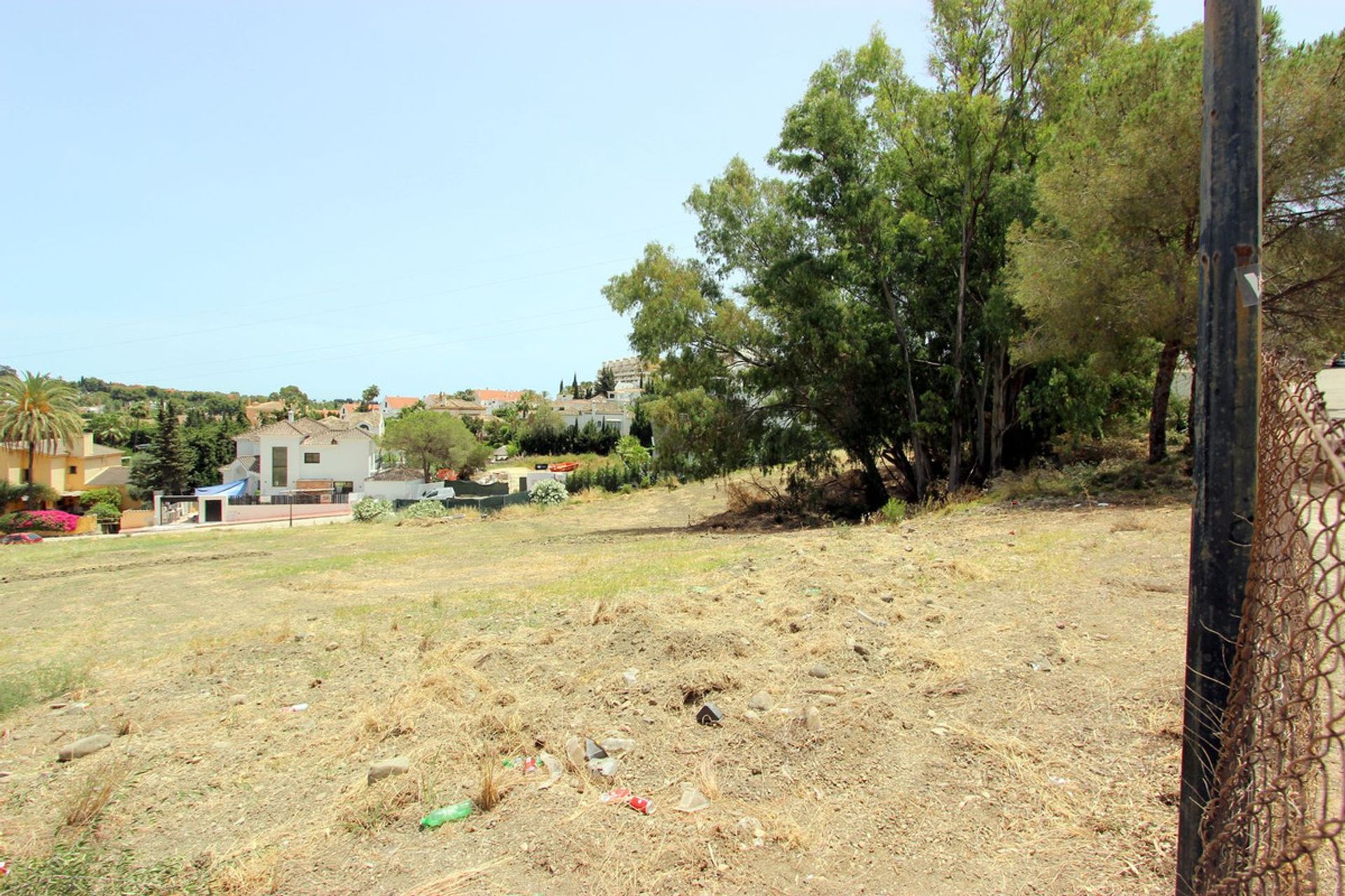 土地 在 Marbella, Andalucía 10780019