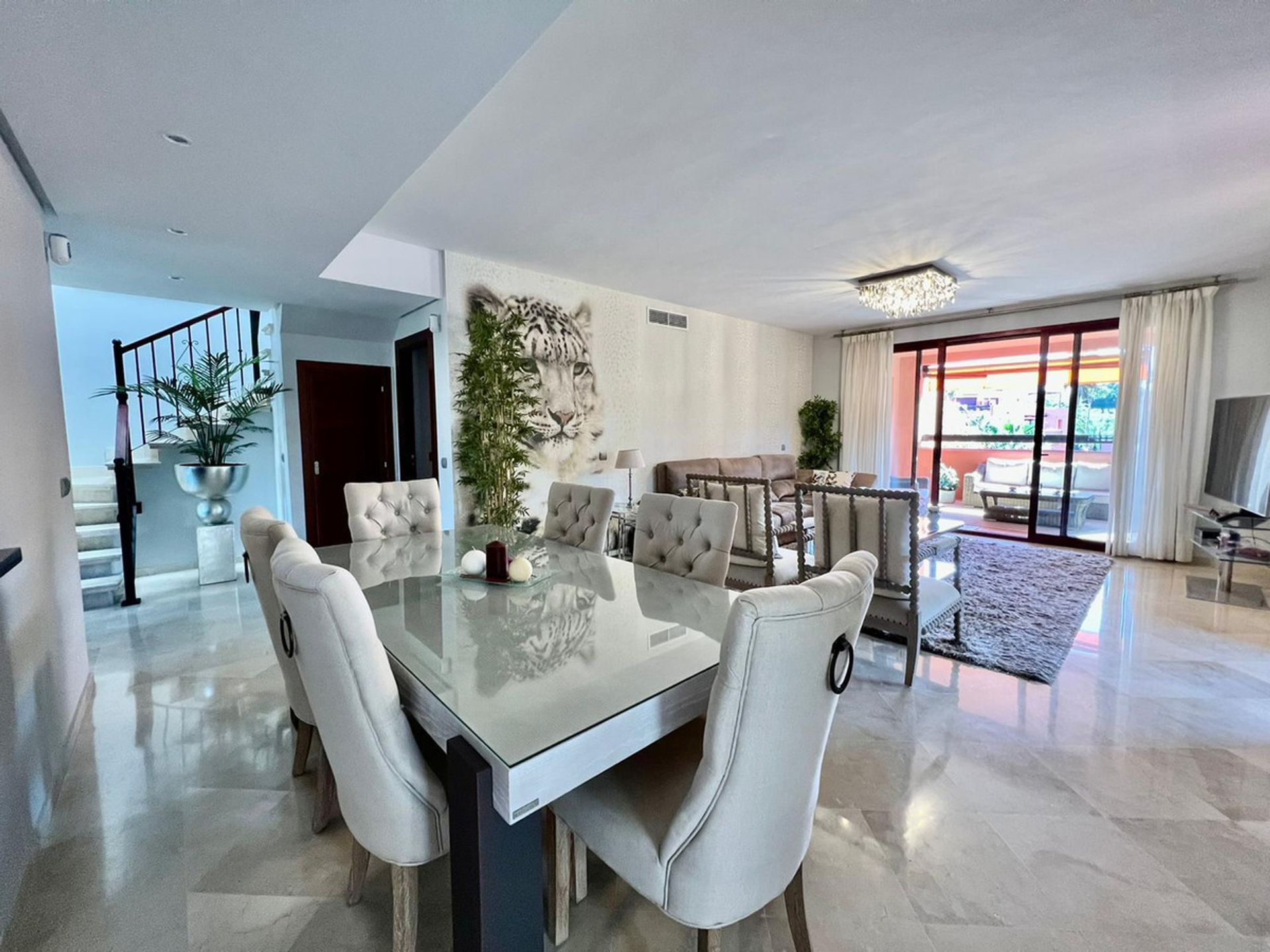 Condominium in Marbella, Andalucía 10780804