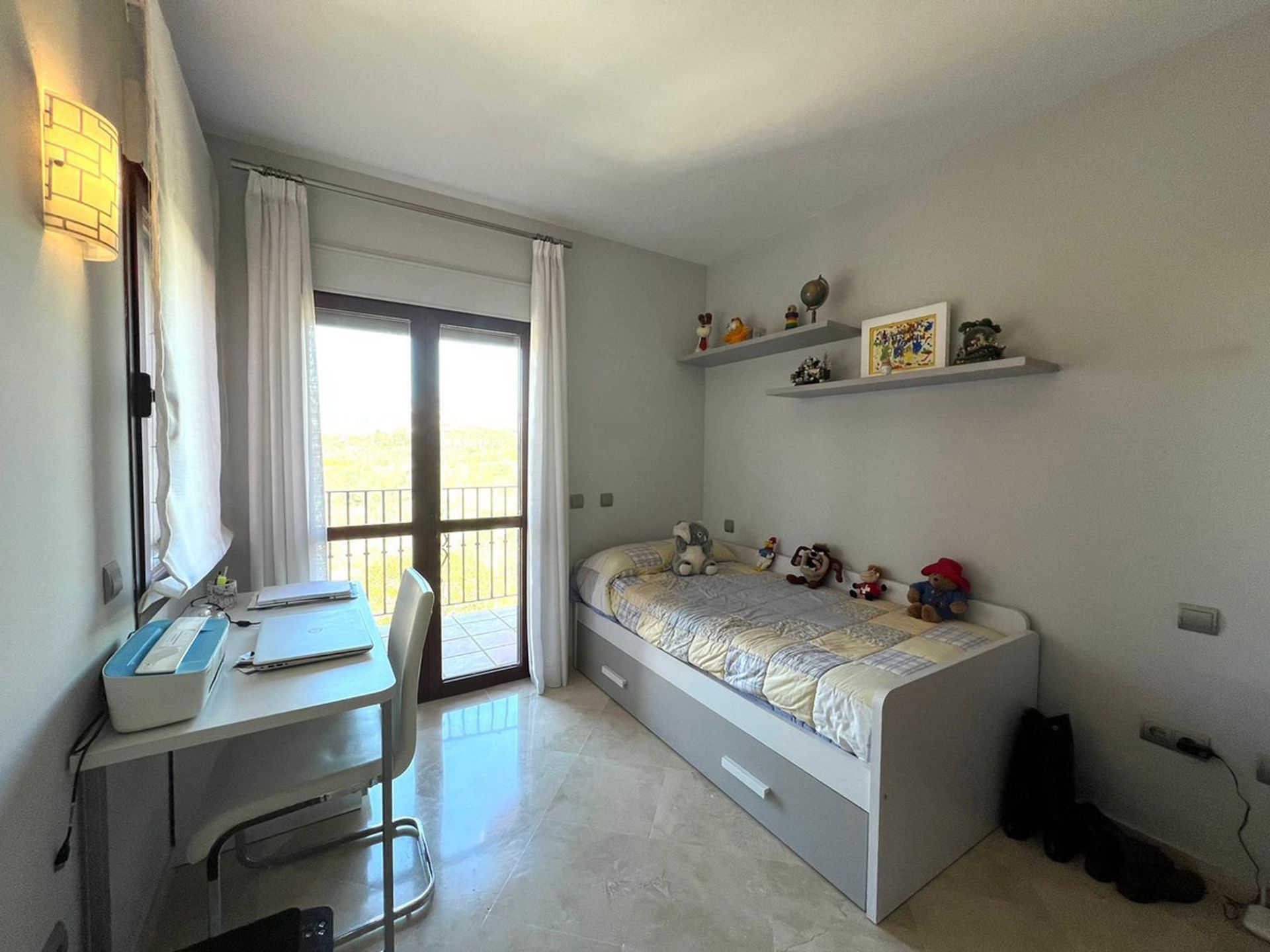 Condominium in Marbella, Andalucía 10780804