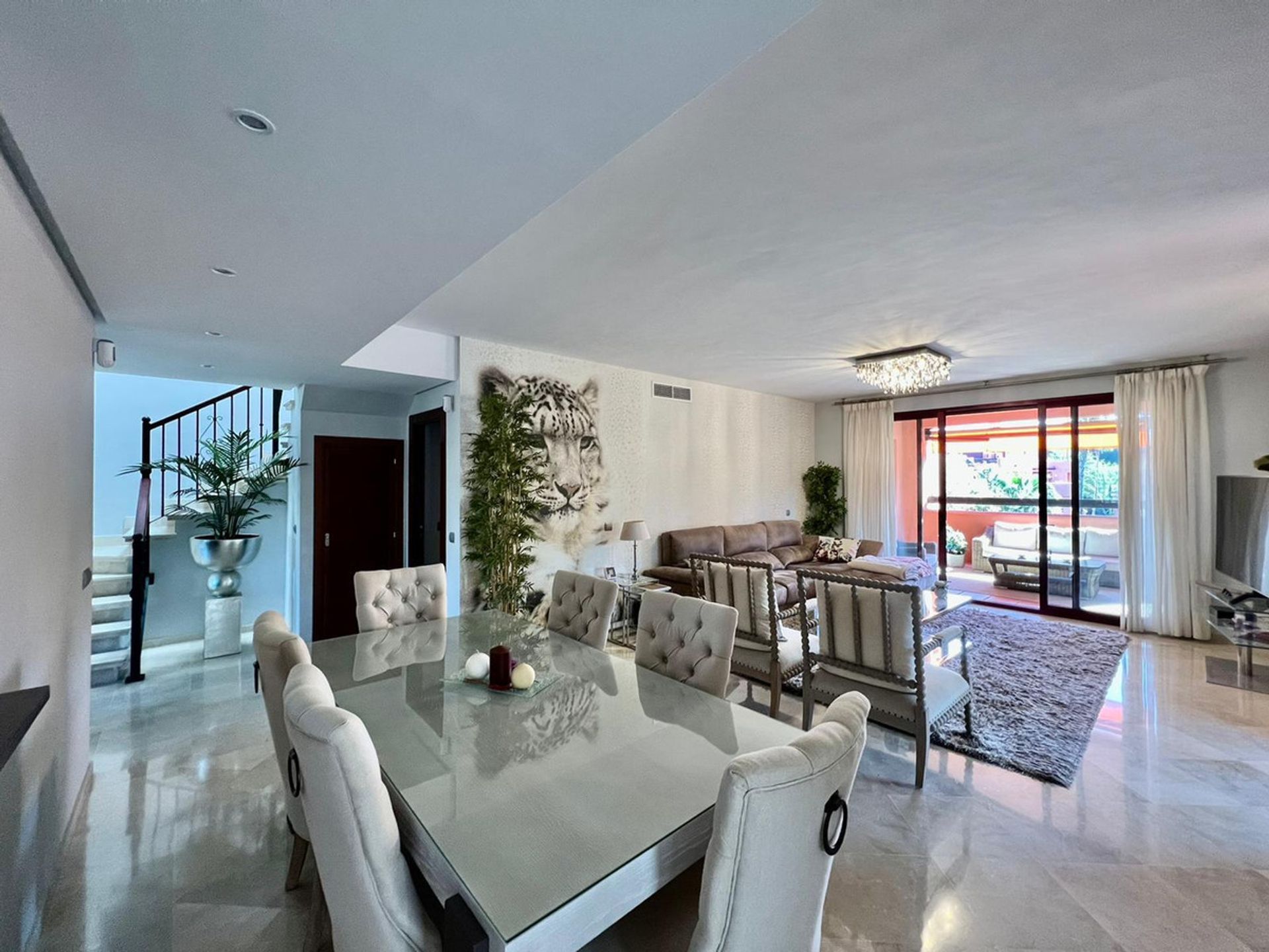 Condominium in Marbella, Andalucía 10780804