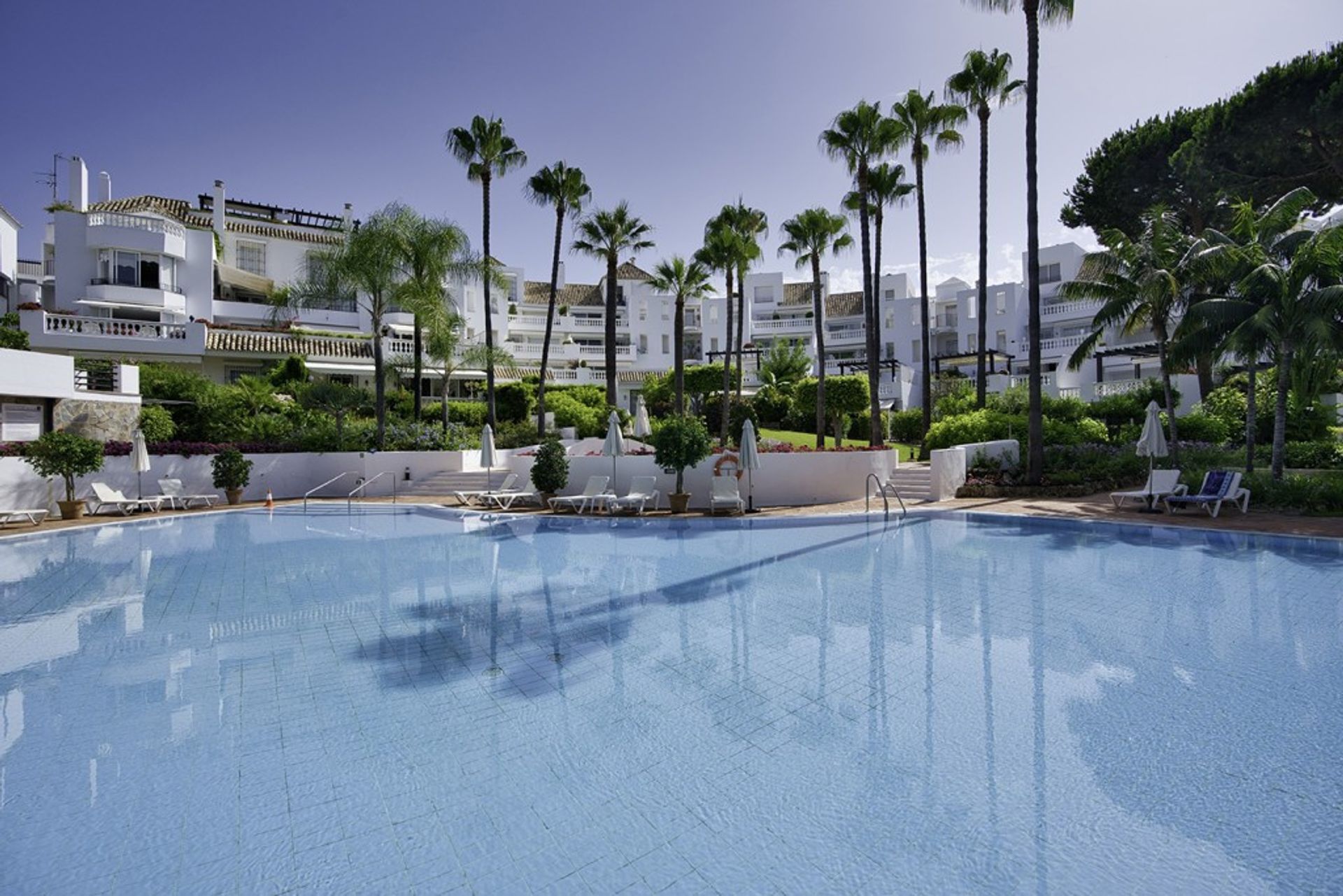 Condominium dans Marbella, Andalucía 10780849