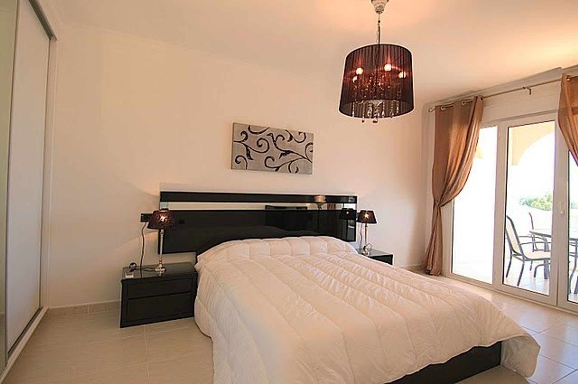 Condominium in Alicante, Valencian Community 10780924